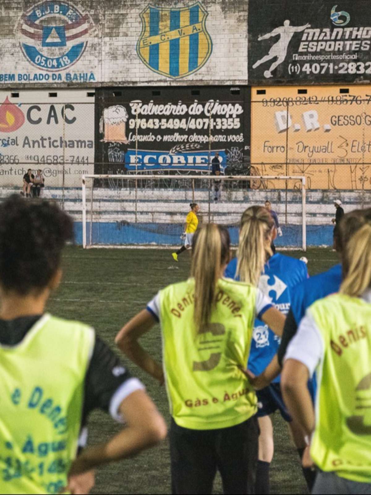 Jogou Copa do Mundo, foi revelado pelo Corinthians e agora vive no futebol  de várzea