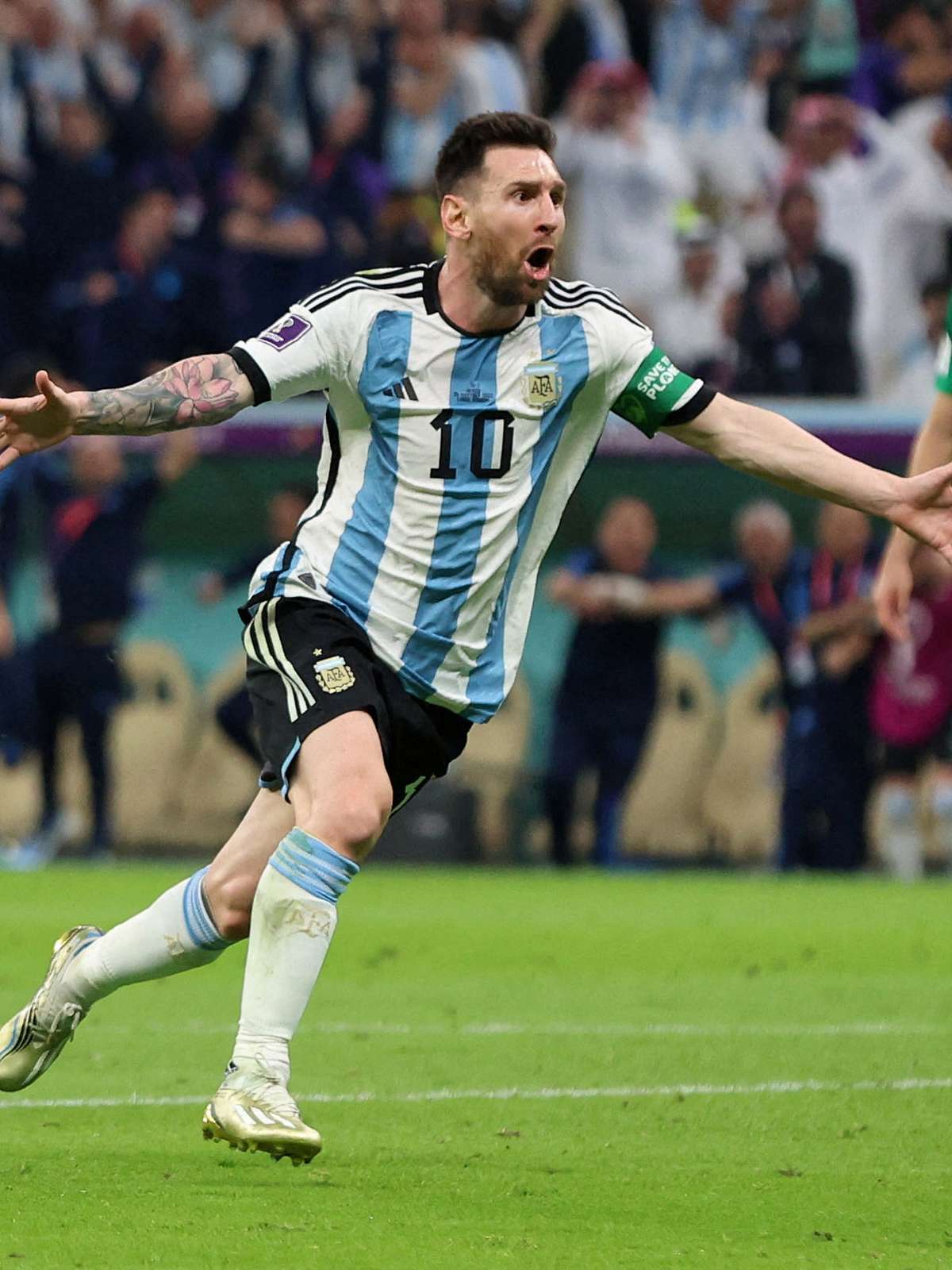 Messi celebra 'triunfo salvador' e canta: “Quero ser campeão mundial”