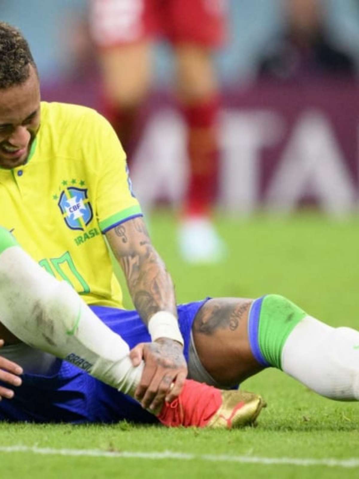 Neymar Jr mostra pé machucado durante jogo do Brasil e revela - rota-agro.ru