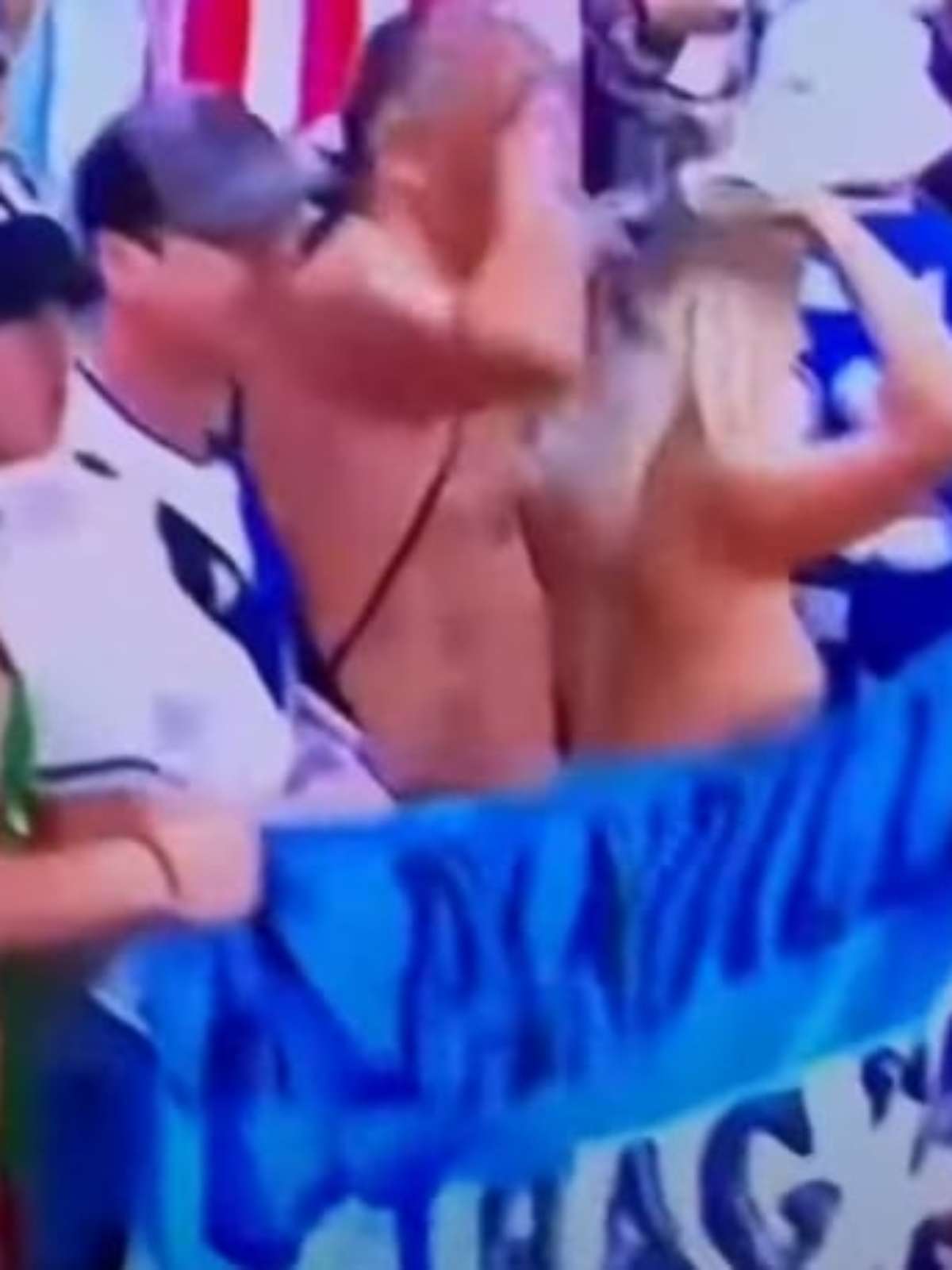 Torcedora argentina topless