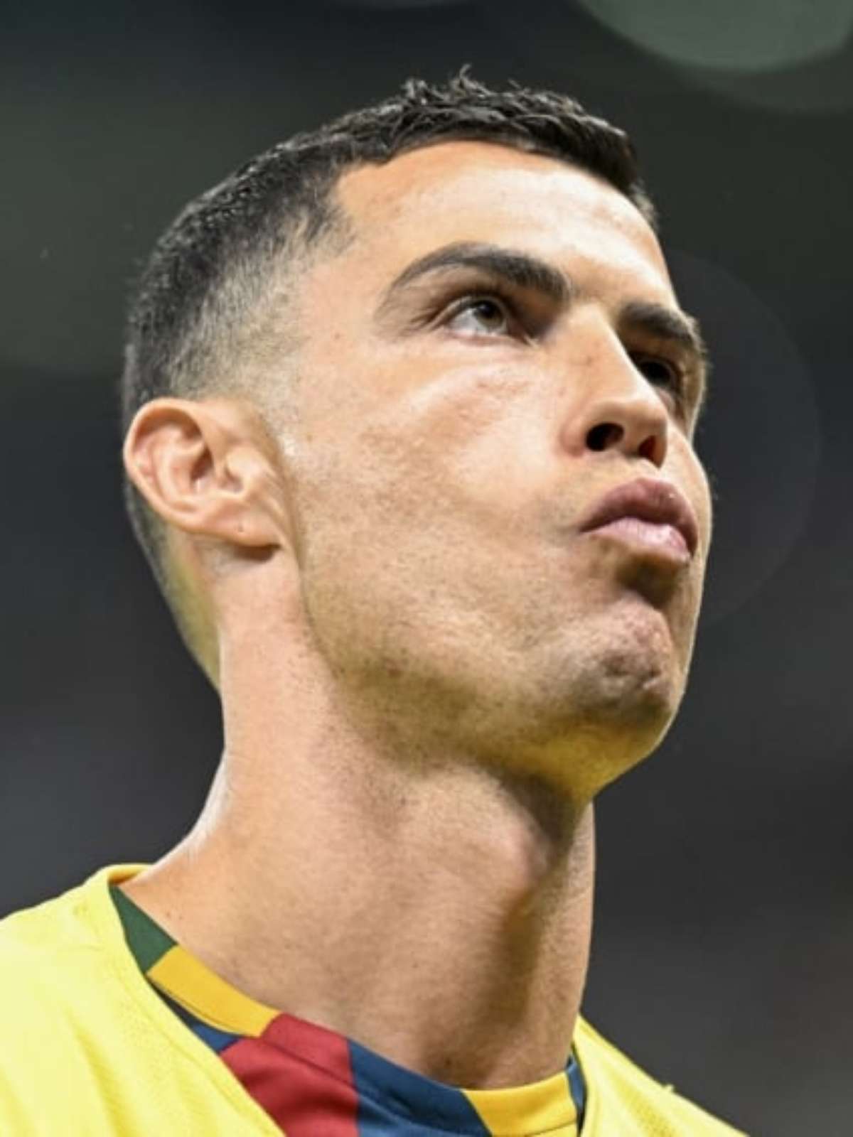 Cristiano Ronaldo assina com Al-Nassr até 2025, afirma jornal - RIC Mais