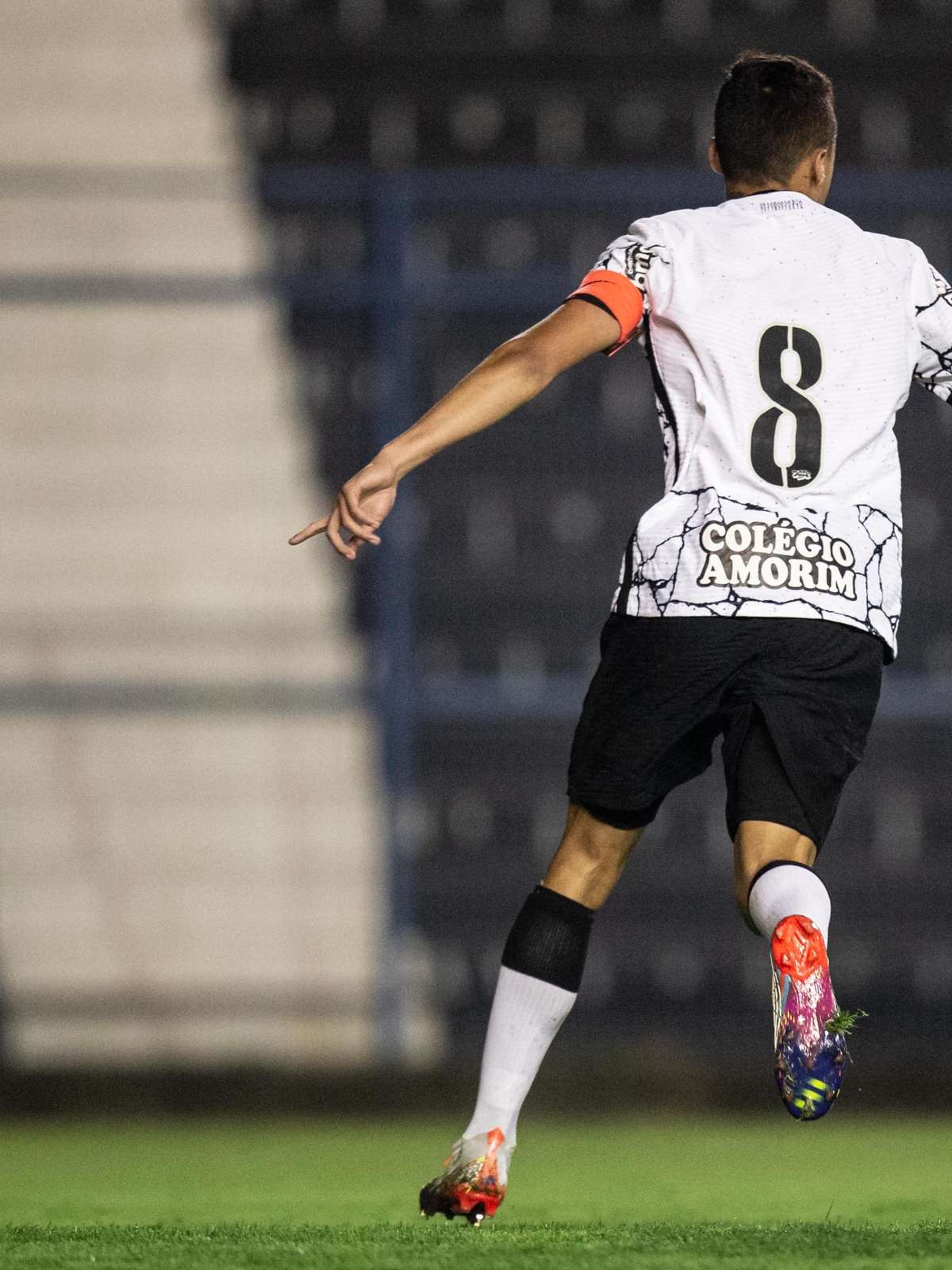 Matheus Araújo diz não pensar no profissional do Corinthians agora