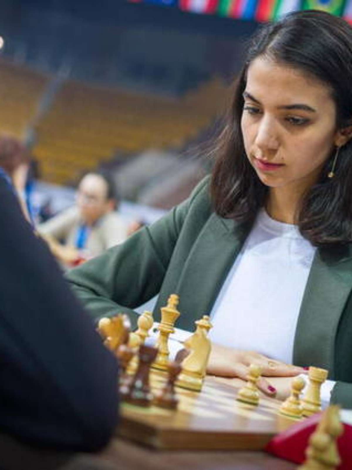 Mulher iraniana compete em torneio de xadrez sem hijab, Mundo