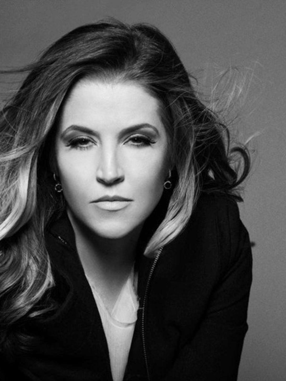 Lisa Marie Presley, filha única de Elvis e Priscilla Presley, morre aos 54  anos - Cinema com Rapadura