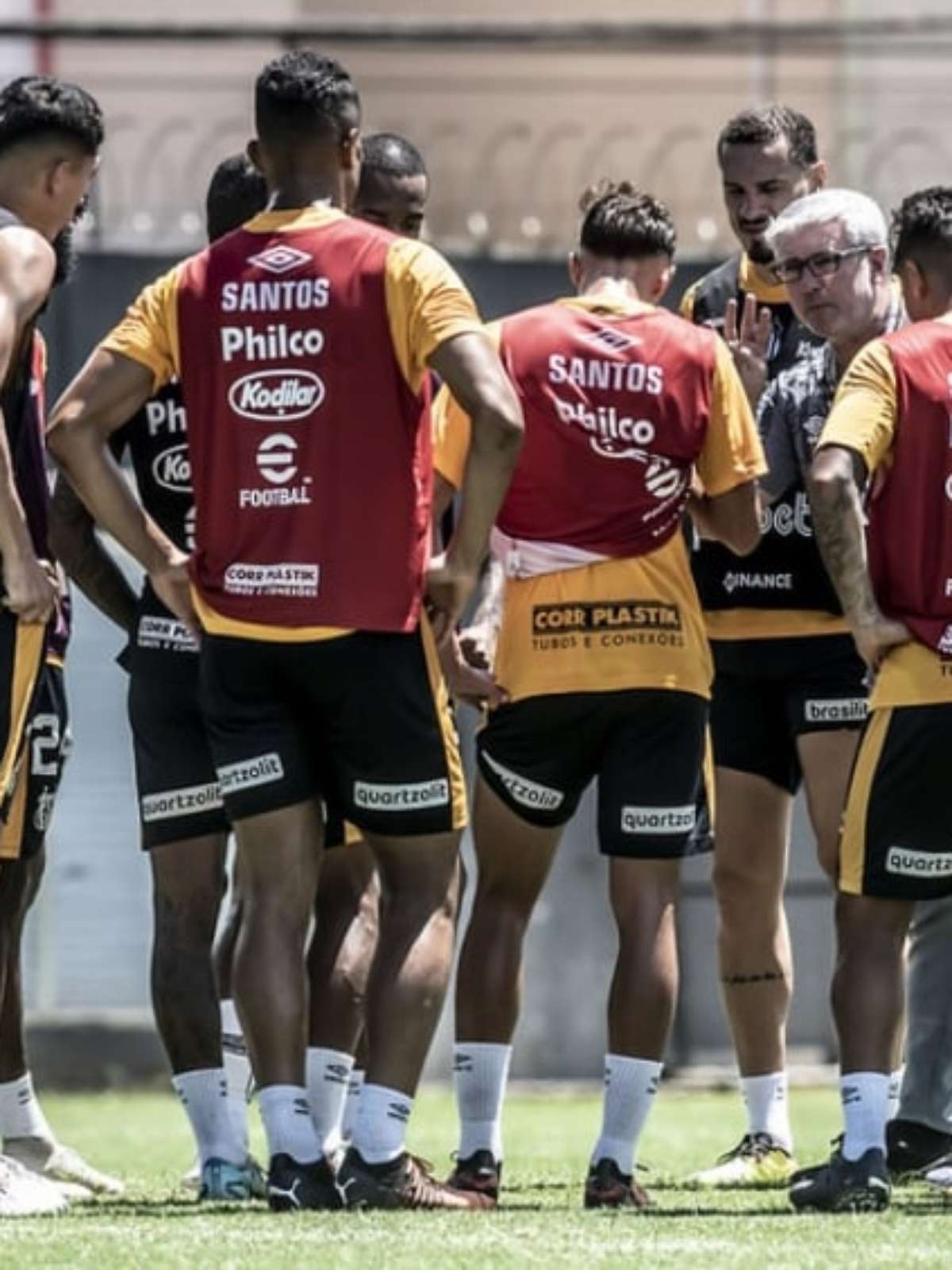 Santos acerta contratação do atacante Bryan Angulo - Gazeta Esportiva
