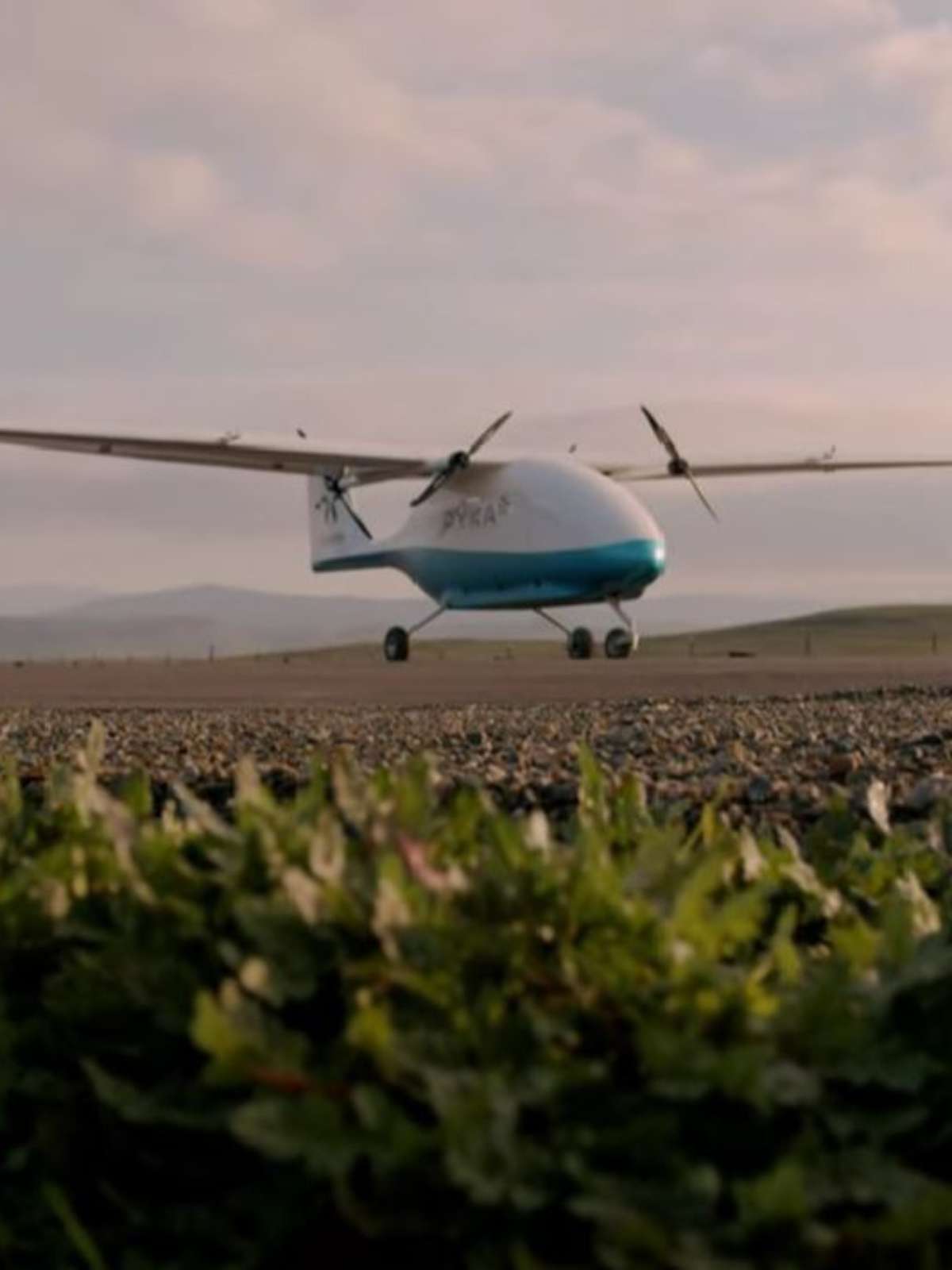 Maior avião do mundo completa teste de voo com novo recorde; veja o vídeo -  TecMundo