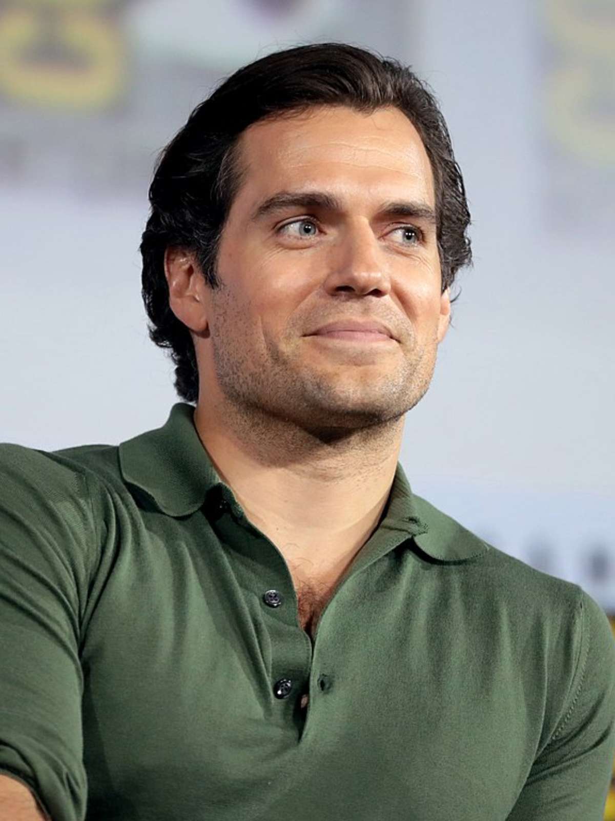 HENRY CAVILL DEMITIDO! Novo Superman anunciado! 