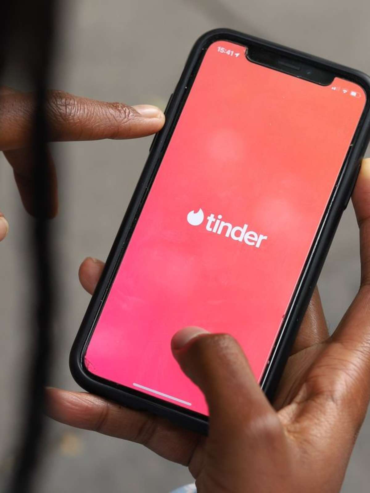 Tinder lan a navega o an nima para voc paquerar