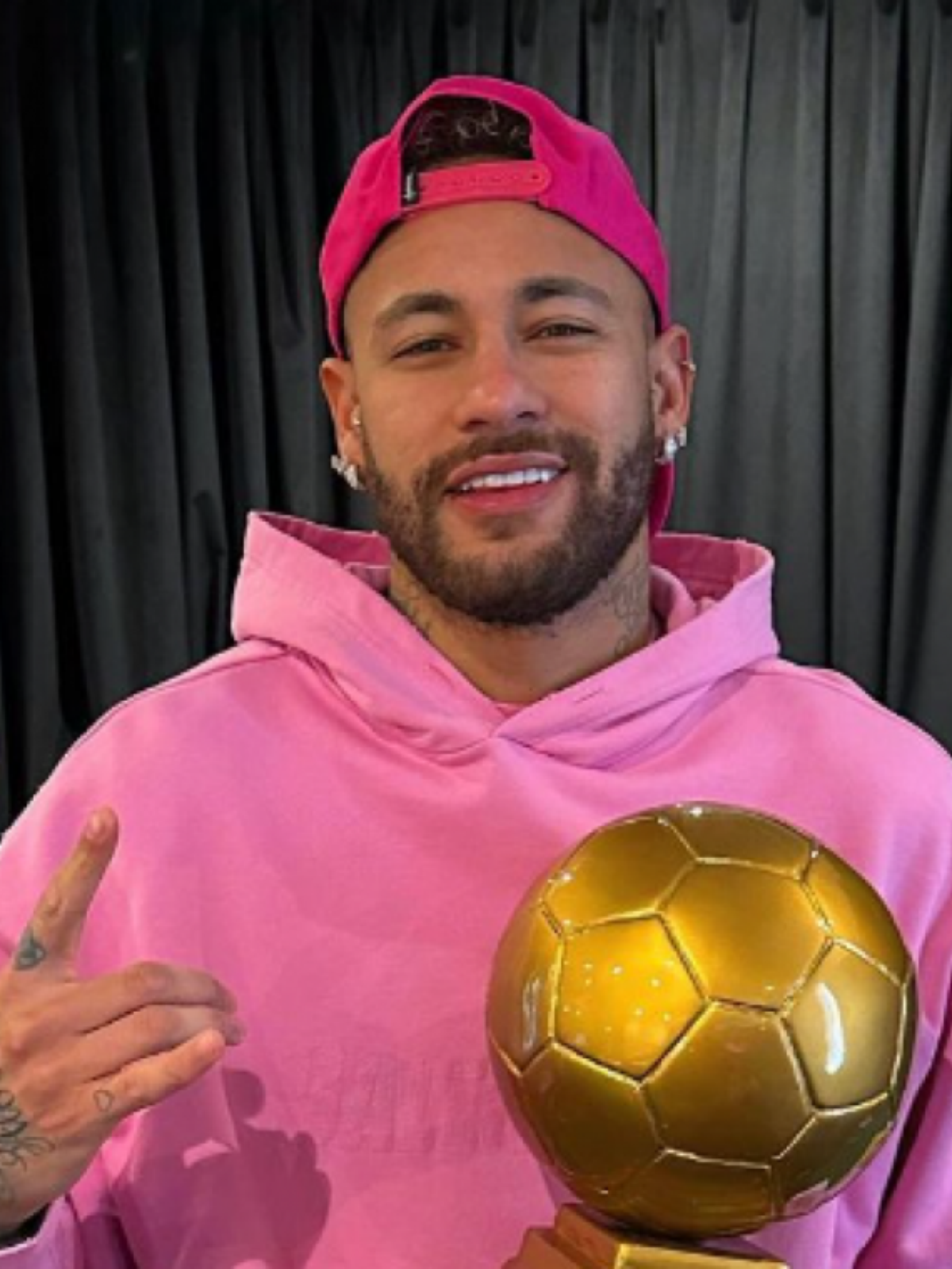Sem votos de Tite e Messi, Neymar segue melhor do mundo só na 'periferia da  bola' - ESPN