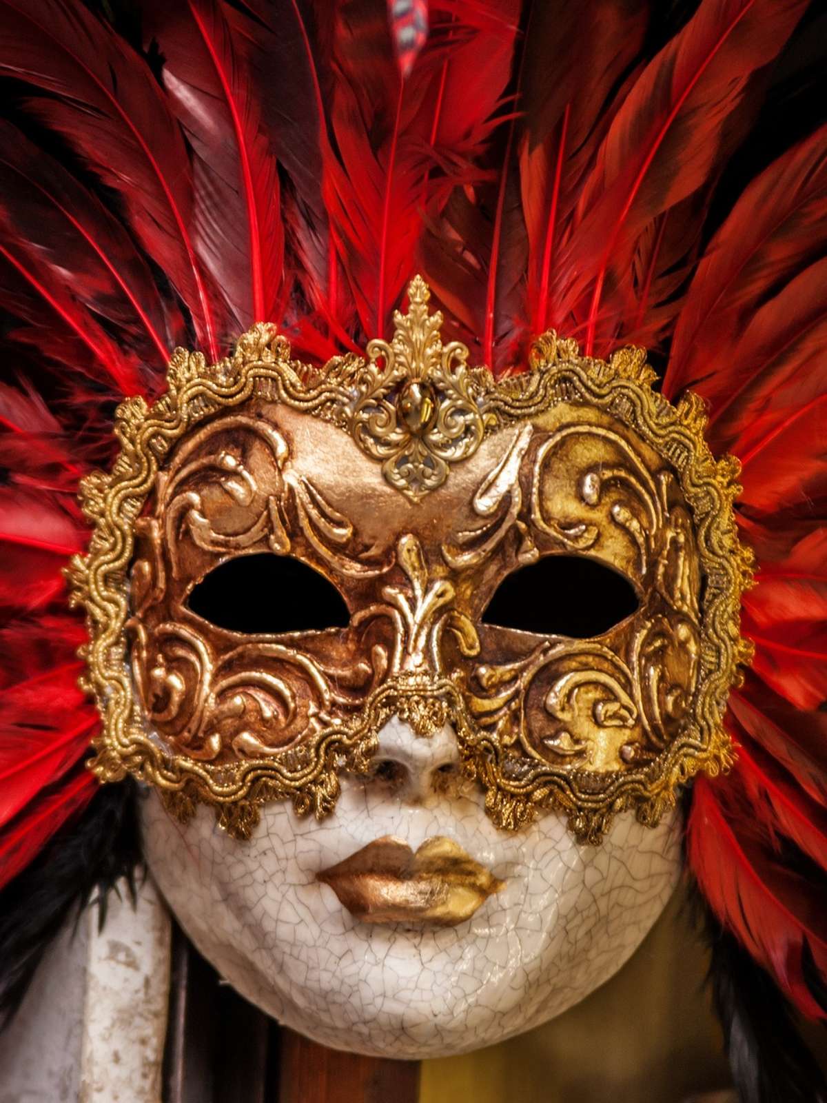 Aprenda como fazer máscara de Carnaval