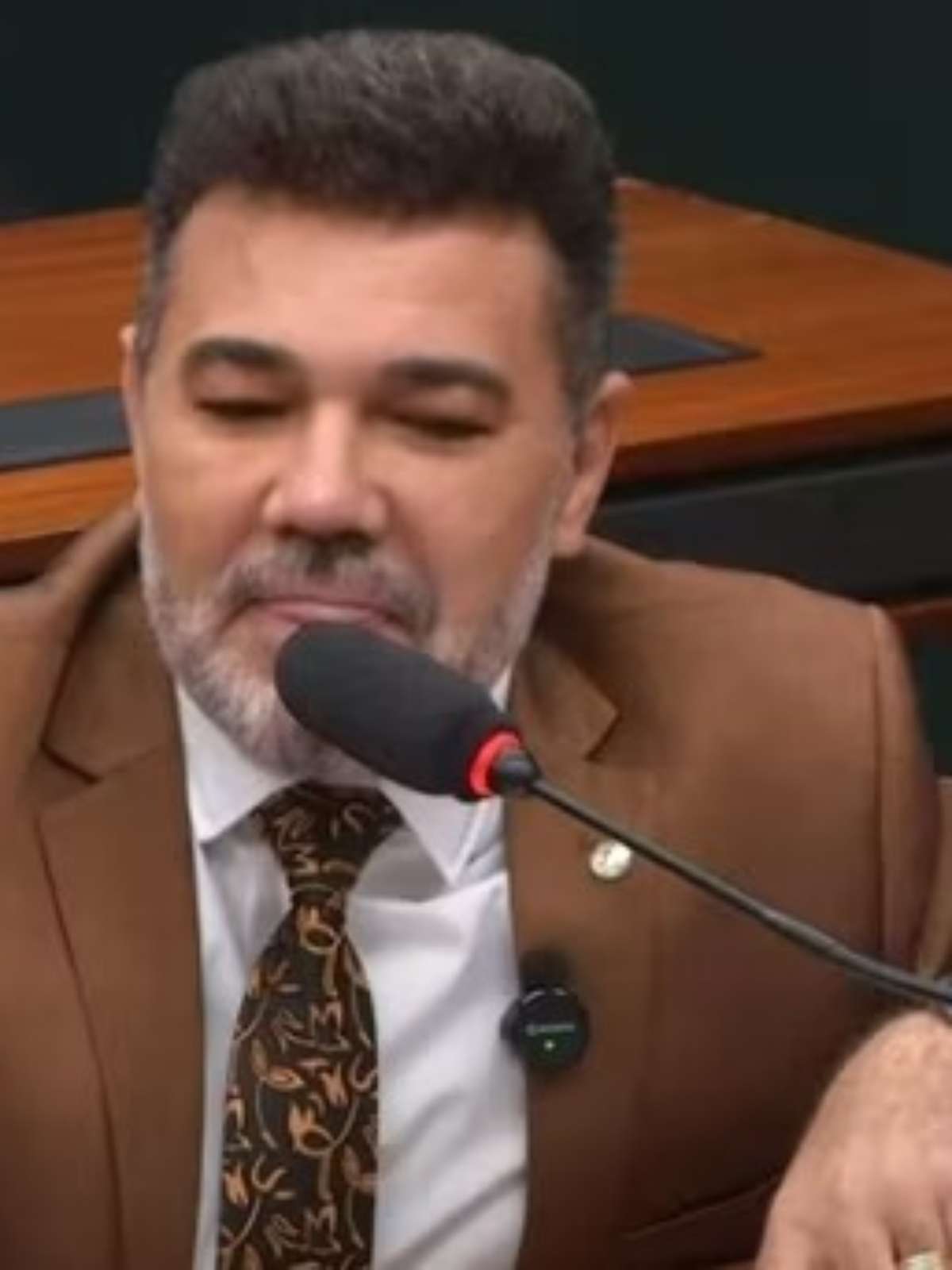 Ao lado do Nikolas Ferreira, pastor bolsonarista diz que os evangélico