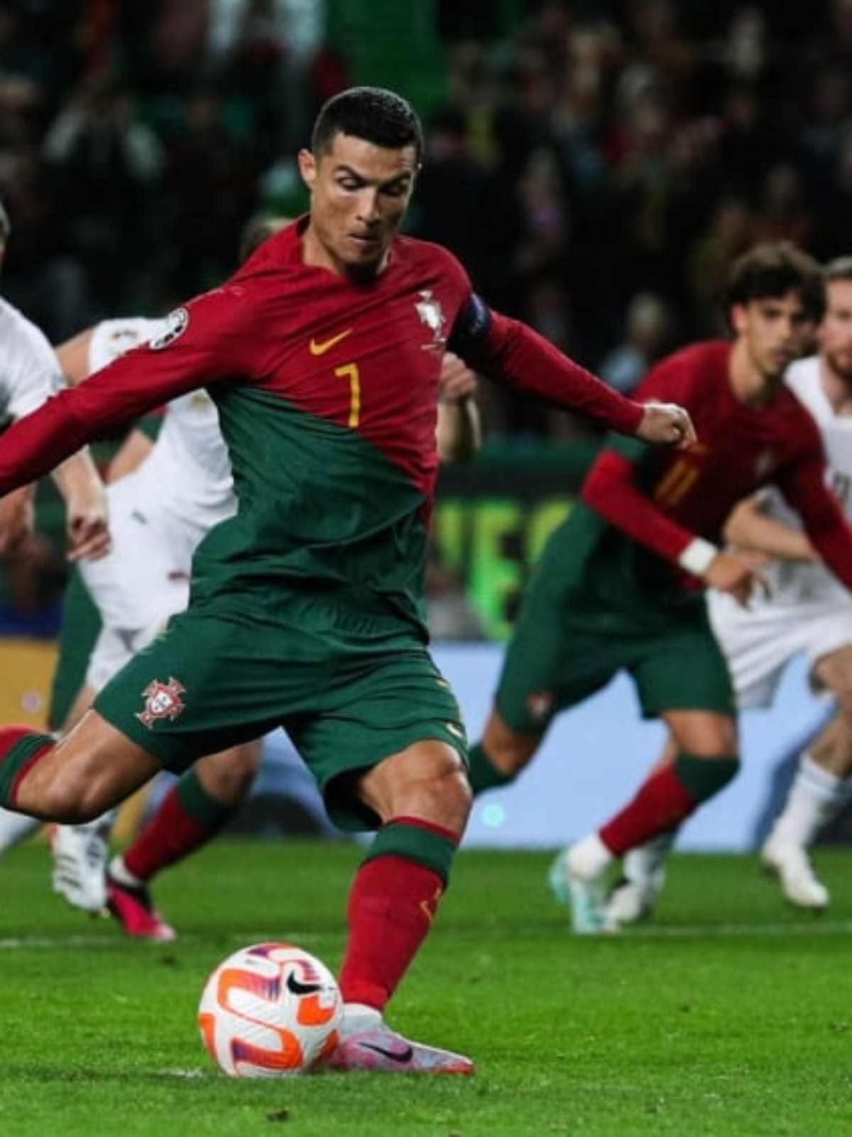 Guarda-redes do Liechtenstein e o jogo com Portugal: «Vai haver fila pela  camisola do Ronaldo» - Competições de Seleções - Jornal Record