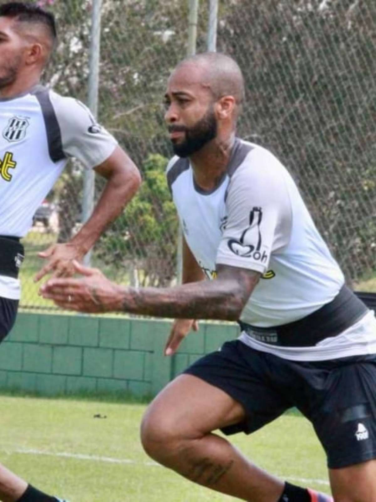 Volante Wesley, ex-Palmeiras, Santos e São Paulo, se aposenta do