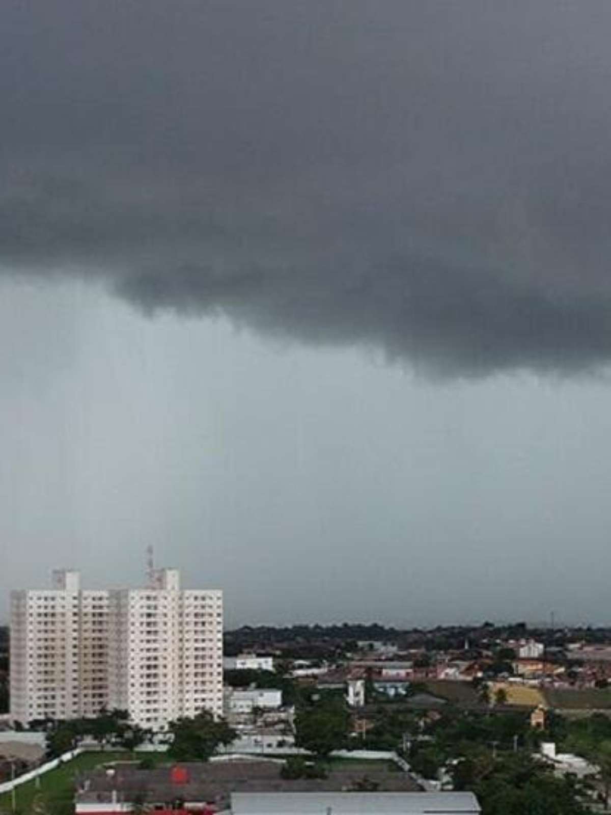 Fenômeno ao redor do sol em Teresina pode ser o anuncio de chuva 