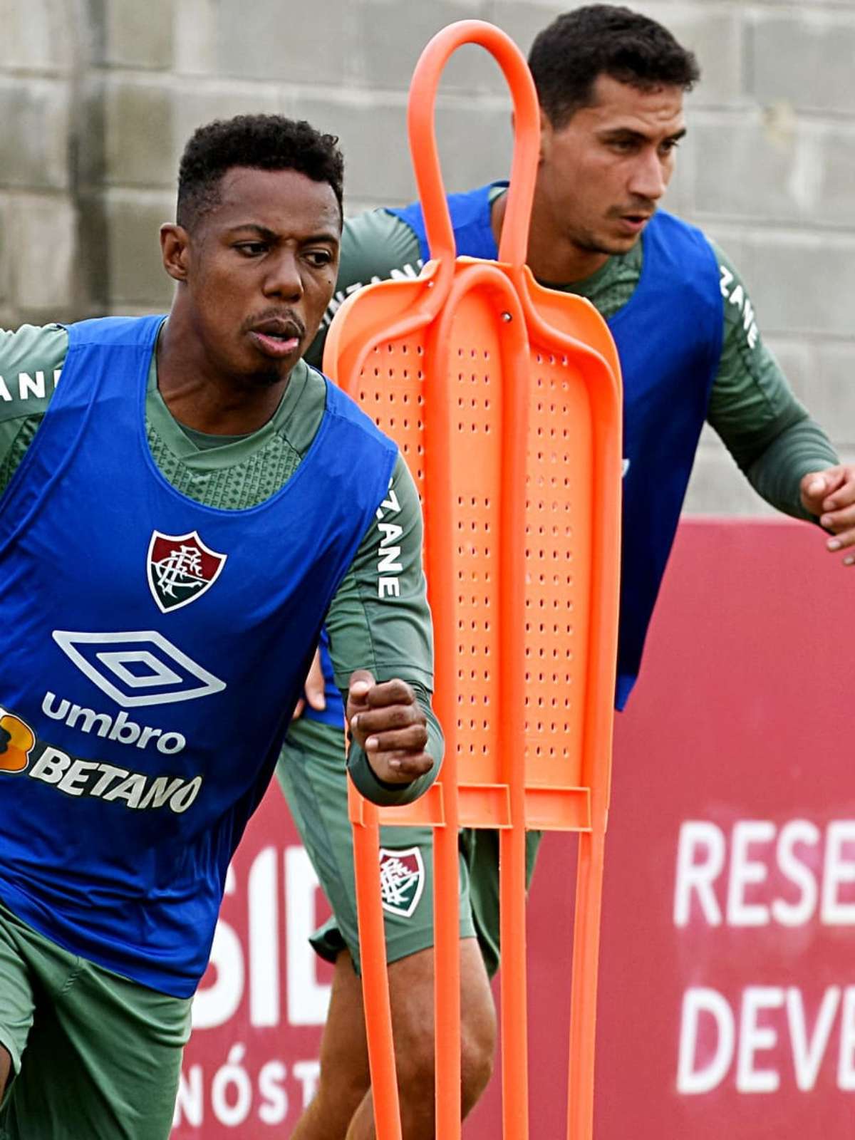 sportv - O último brasileiro campeão Mundial! Tem que respeitar o Coringão!  Hoje começa o Mundial de Clubes! Veja Al Ain (UAE) X Team Wellington (NZL),  às 13h30, no SporTV! #MundialDeClubesNoSporTV