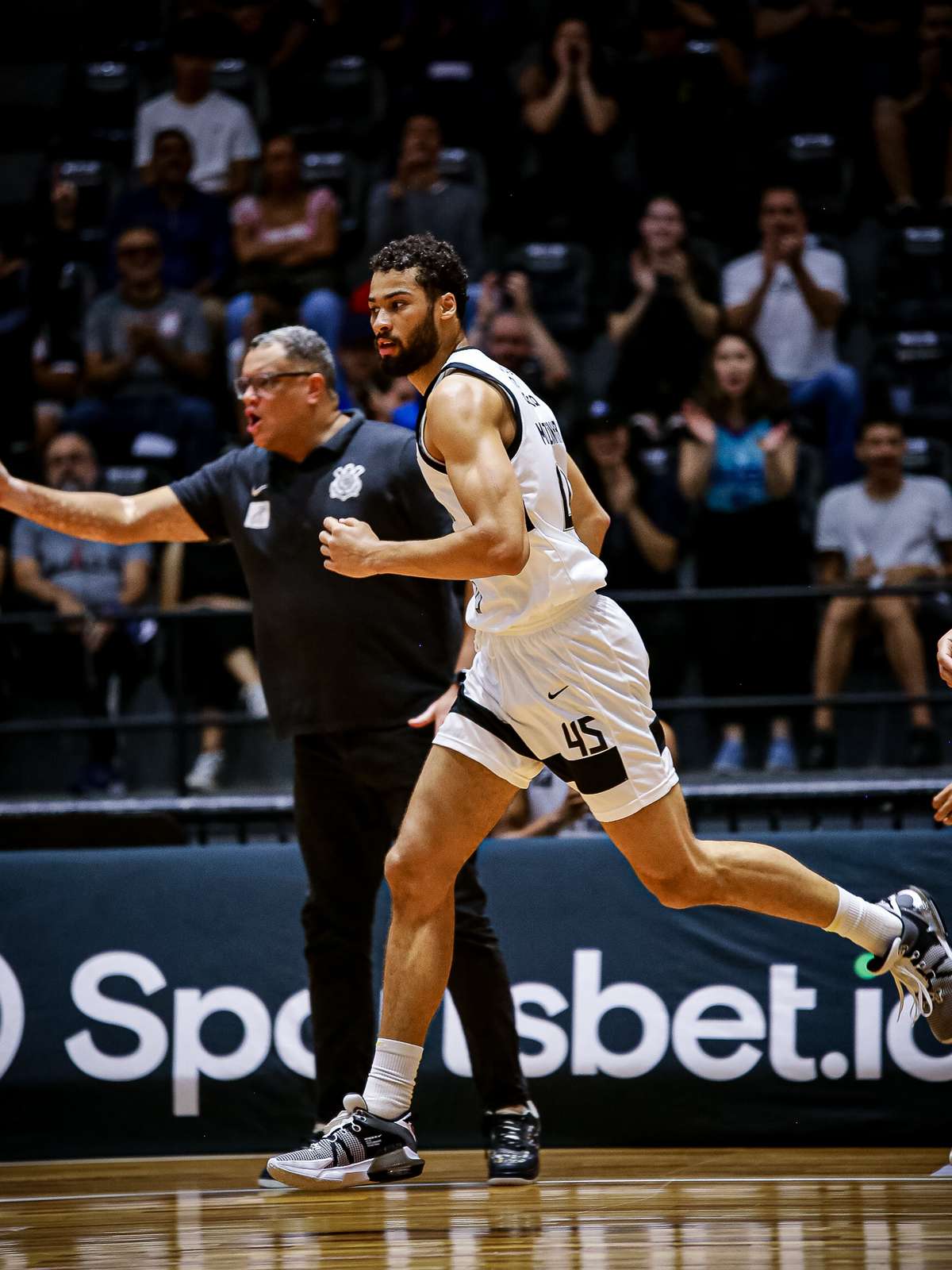 Unifacisa vence o Franca no jogo 1 das quartas de final do NBB