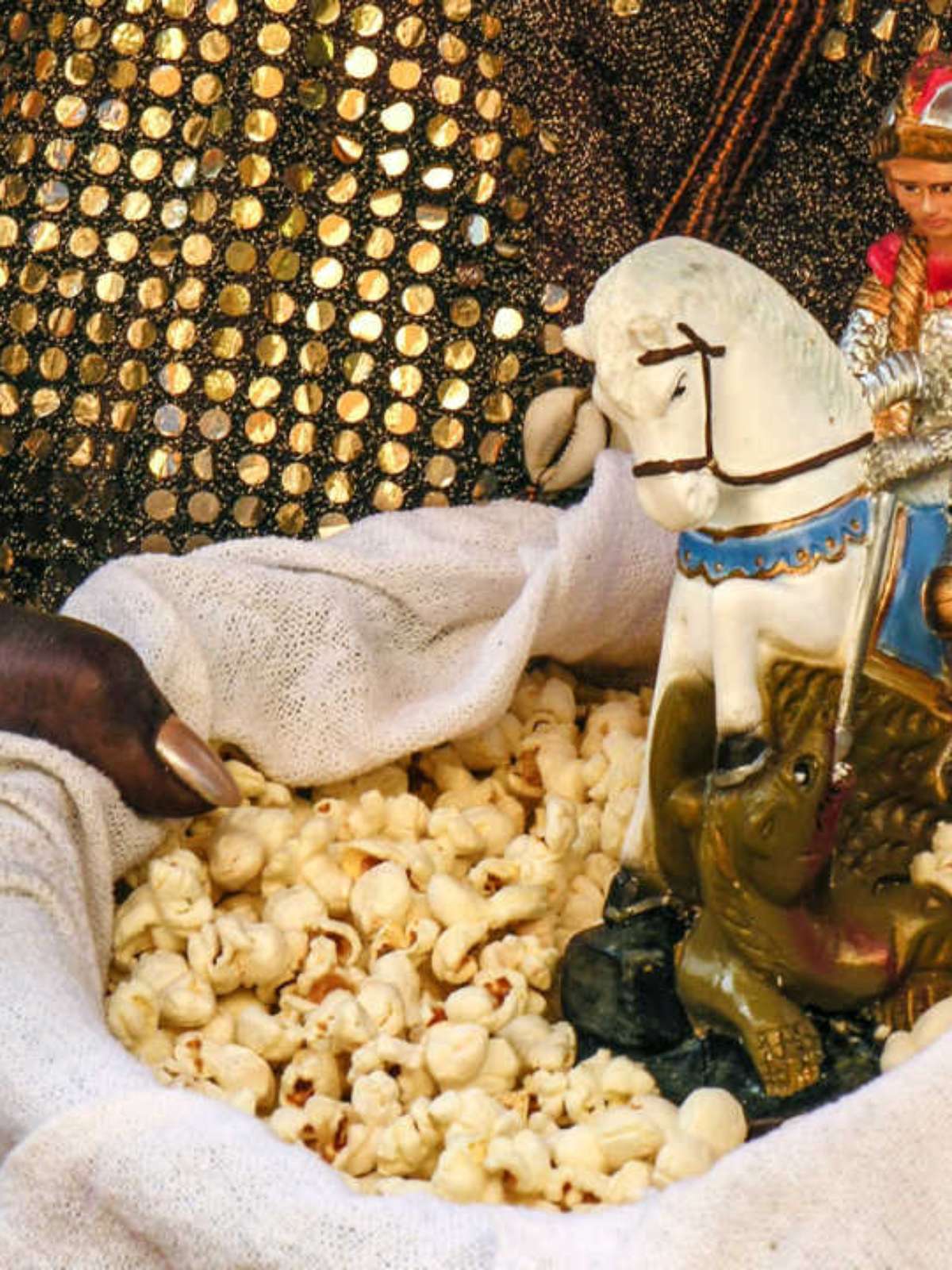 Hoje comemora-se nas religiões da Umbanda e Candomblé, o dia do orixá Ogum.  O orixá guerreiro está sempre próximo de nós…