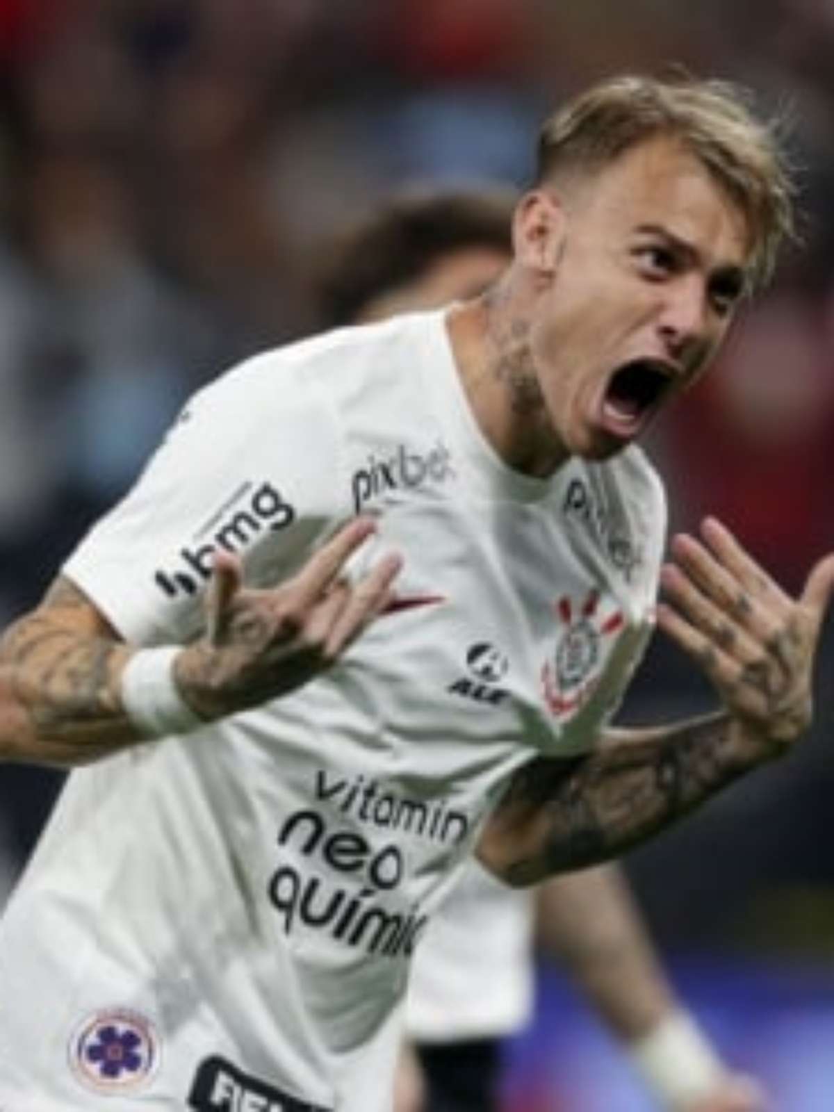 Estuprador apanhando