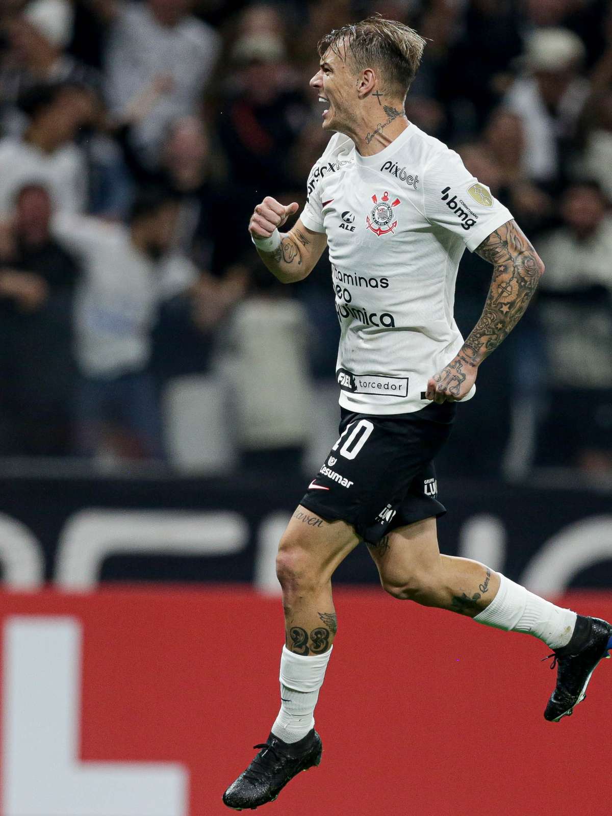 Dois jogadores do Corinthians integram lista da CBF de 'possíveis