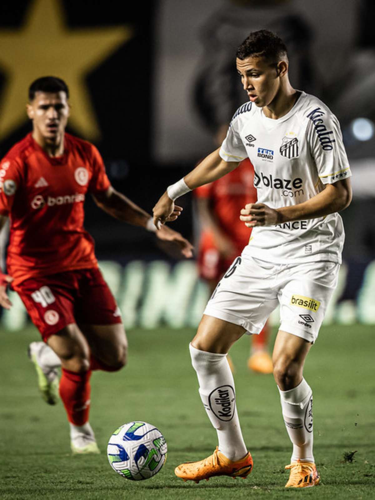 Marcos Leonardo joga hoje? Desfalques do Santos para enfrentar o Flamengo