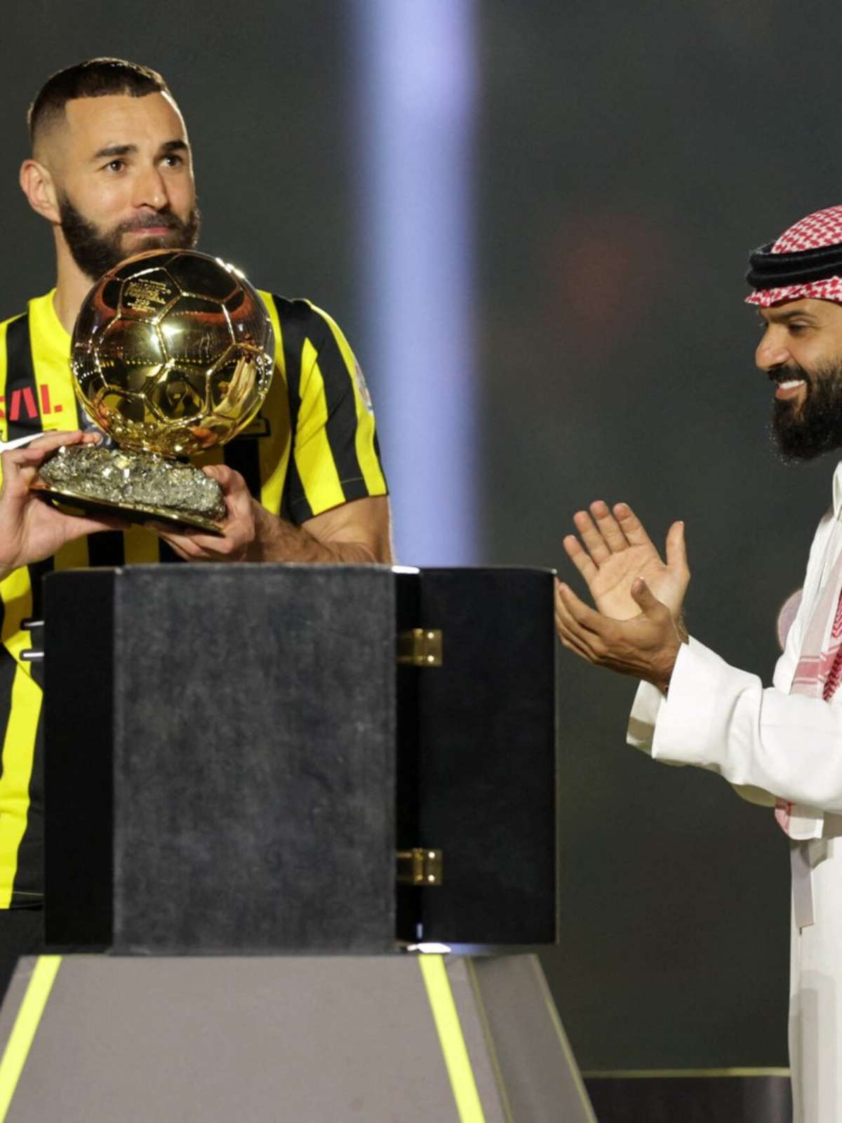 Karim Benzema é anunciado como novo reforço do Al-Ittihad, da Arábia  Saudita