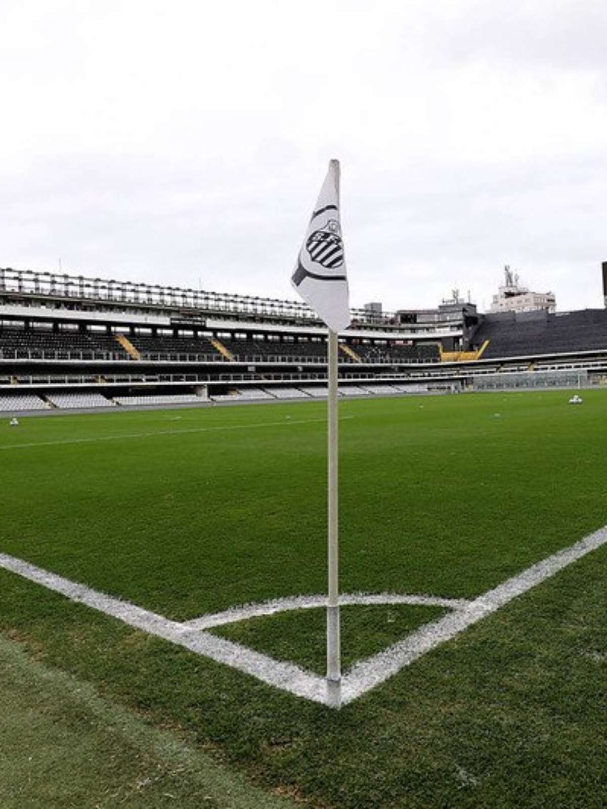 Vila Belmiro pronta para receber jogo entre Corinthians e Santos