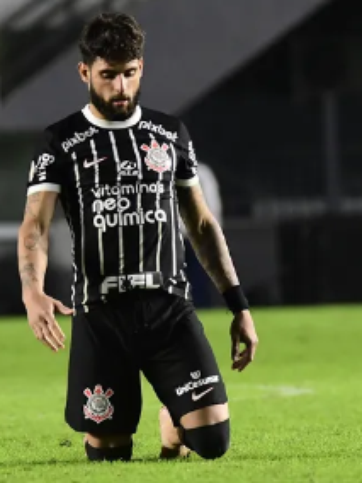 Pagador de promessas: Yuri Alberto atravessa gramado da Vila de joelhos  após gol - Portal Ternura FM