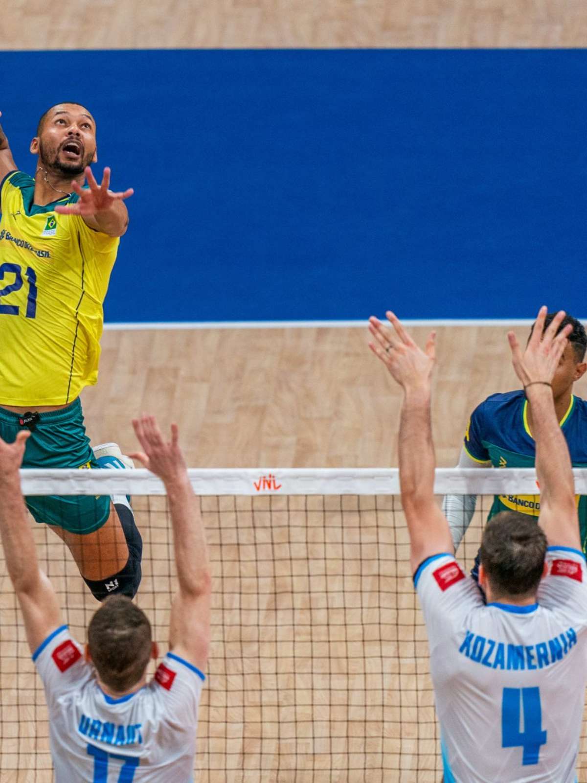 Brasil reage, mas Japão vence no tie-break e segue invicto na Liga das  Nações de vôlei - Gazeta Esportiva