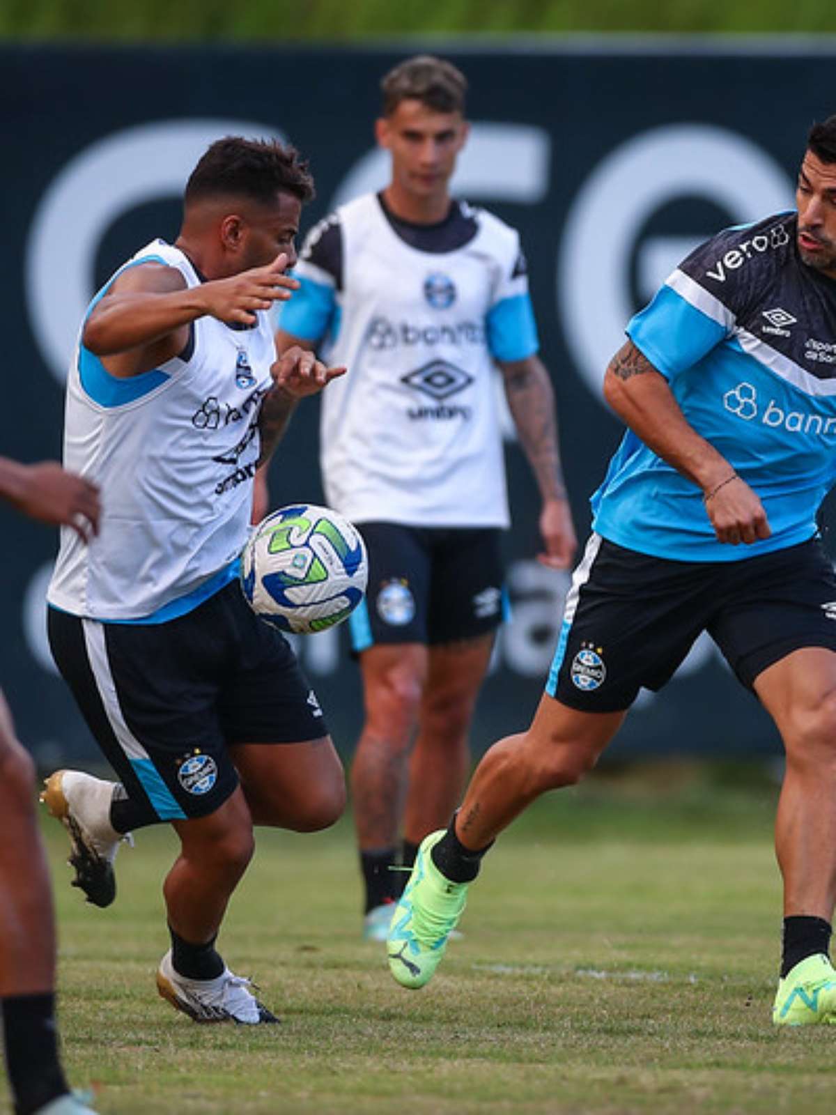 Copa do Brasil: em jogo eletrizante, Grêmio bate o Bahia nos