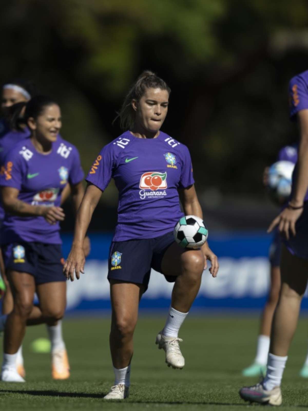 Seleção Feminina faz primeiro treino em campo na Austrália