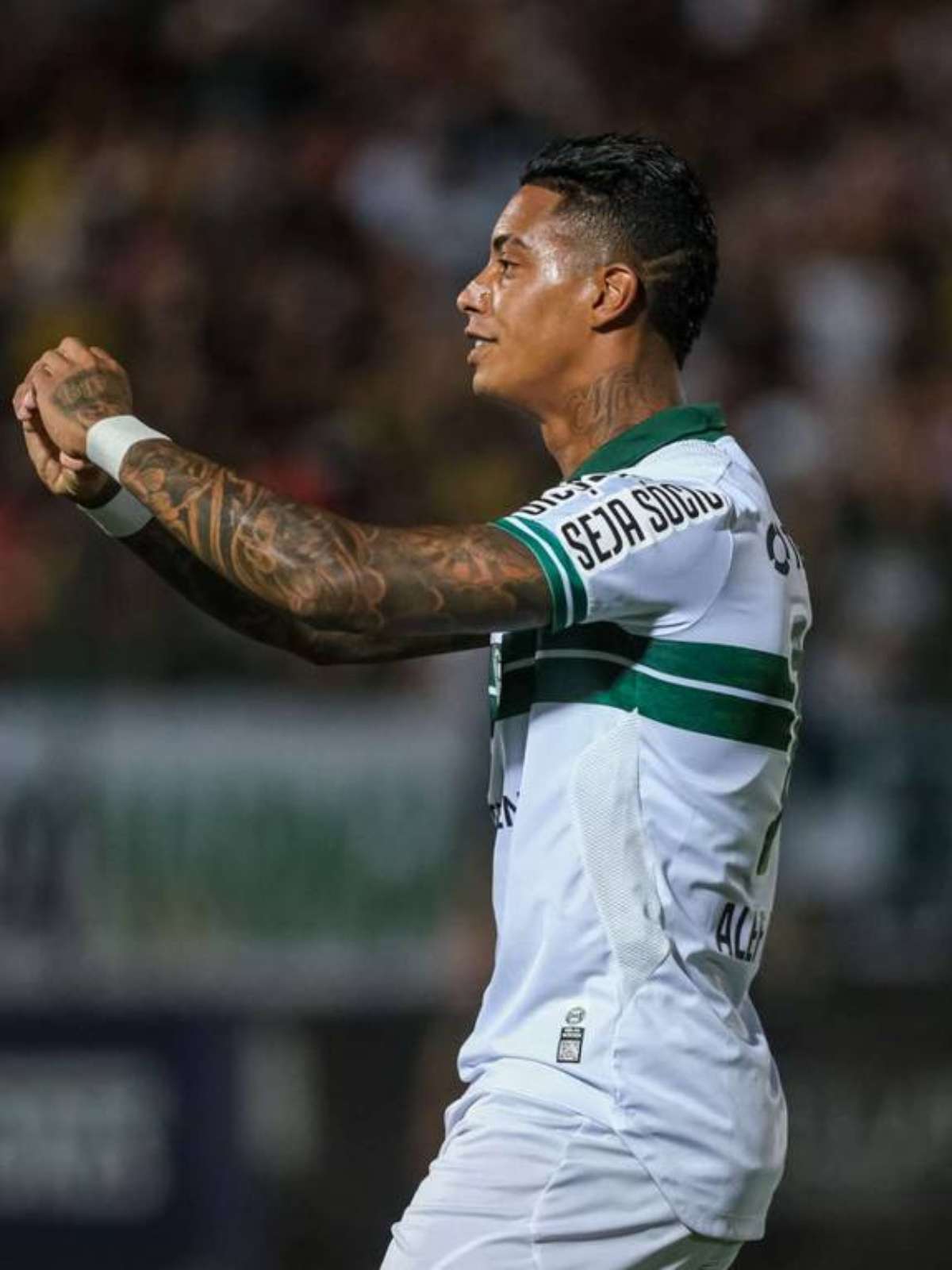 Alef Manga marca três vezes, e Coritiba empata com Sport na Copa do Brasil  - Superesportes