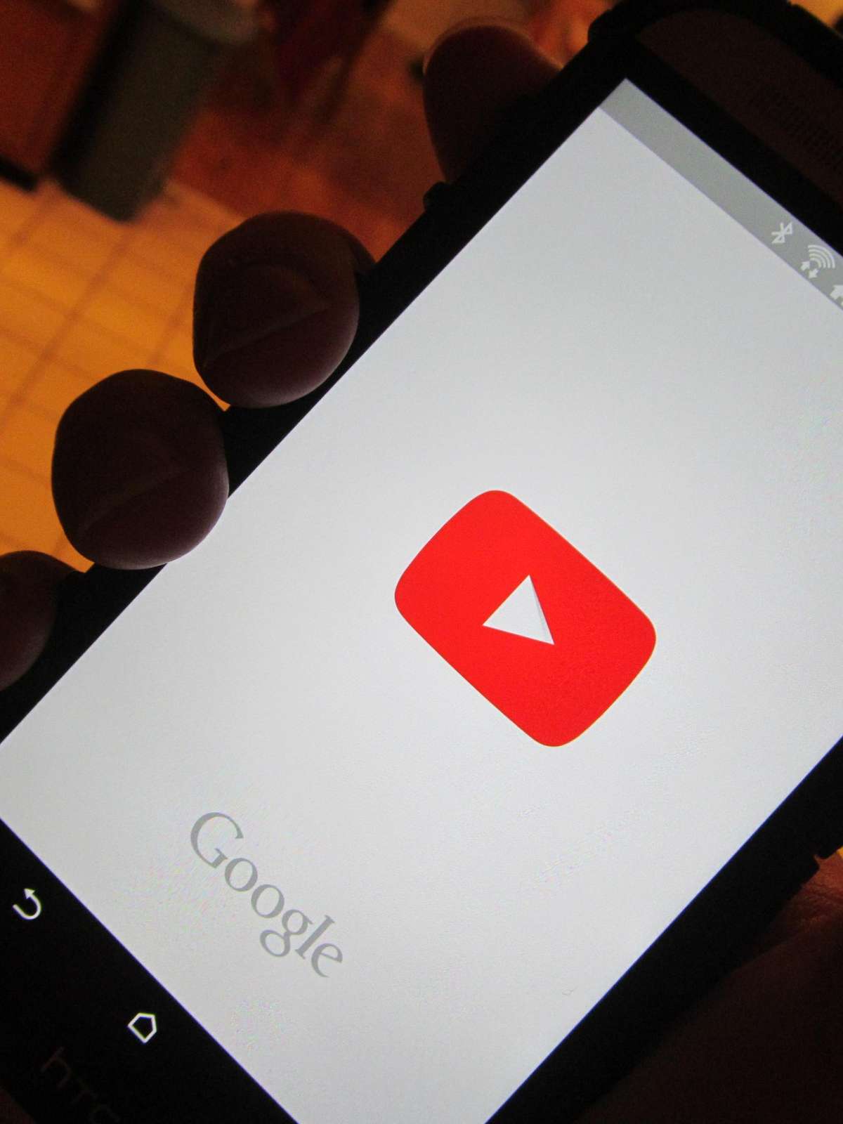 Como baixar vídeos do YouTube no celular? Descubra!