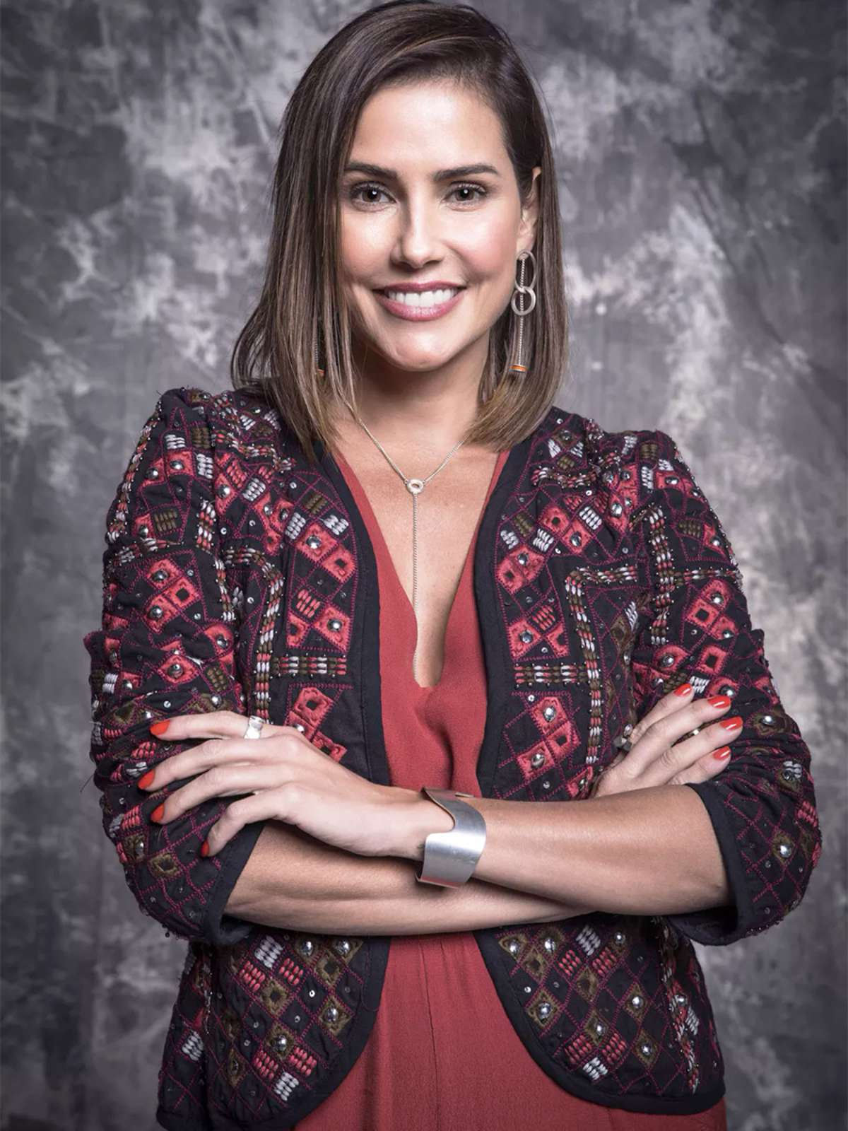 Deborah Secco viverá caminhoneira lésbica em novo filme