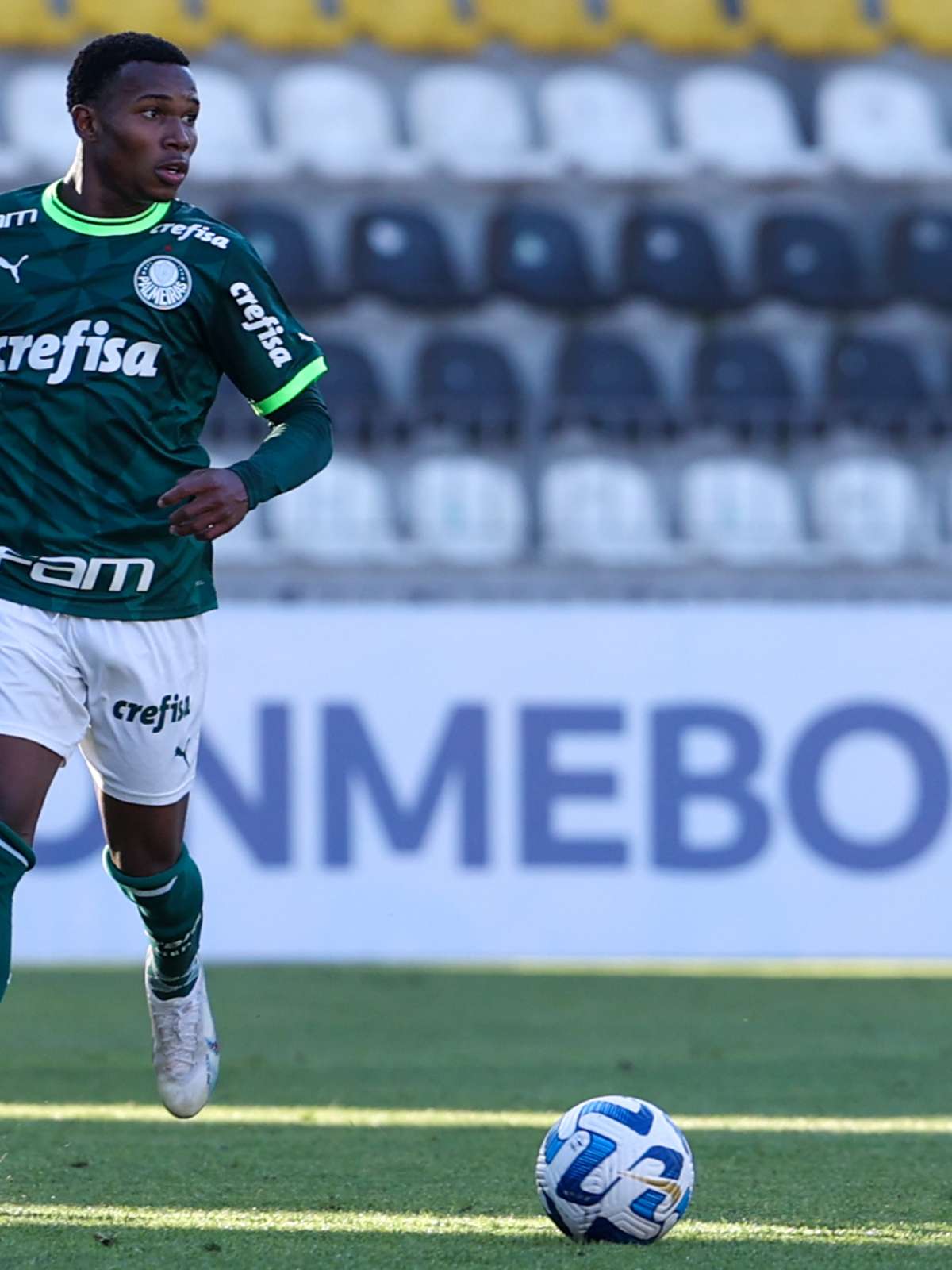 Santos dispensa grande promessa da base e Palmeiras 'cresce o olho' para  fazer oferta pelo atleta