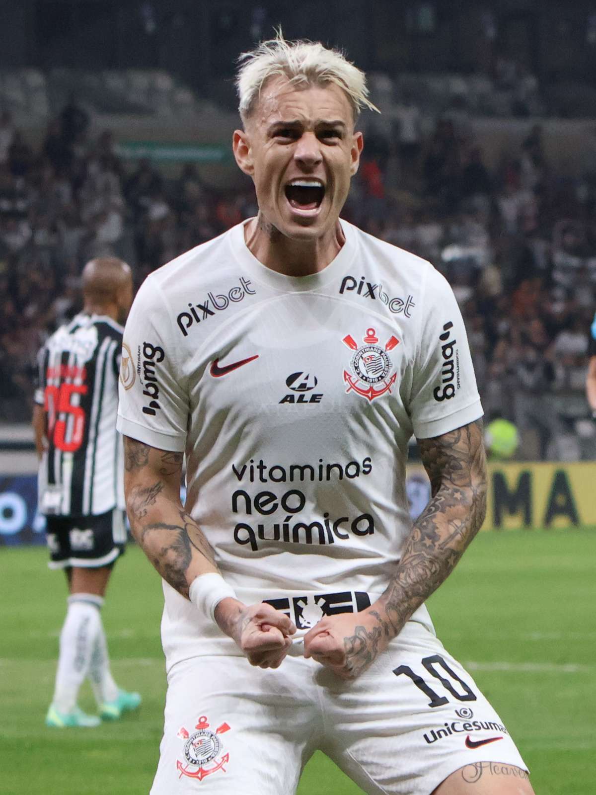 Róger Guedes deixa o Corinthians e vai jogar no Catar; veja