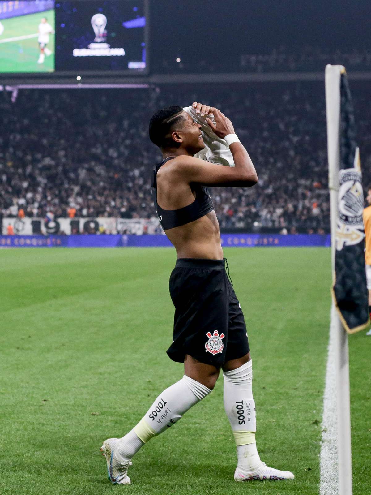 WESLEY, JOGADOR DO CORINTHIANS VIVE SONHO DE INFÂNCIA COMO PROFISSIONA