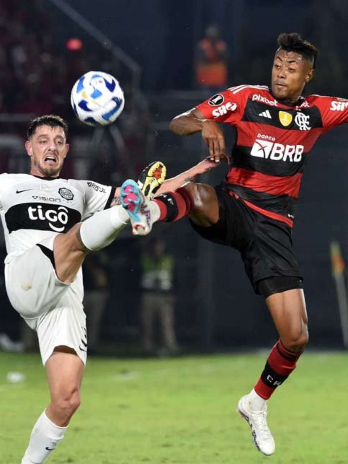 Flamengo vence Olimpia com gol de Bruno Henrique e leva vantagem nas  oitavas da Libertadores - Gazeta Esportiva