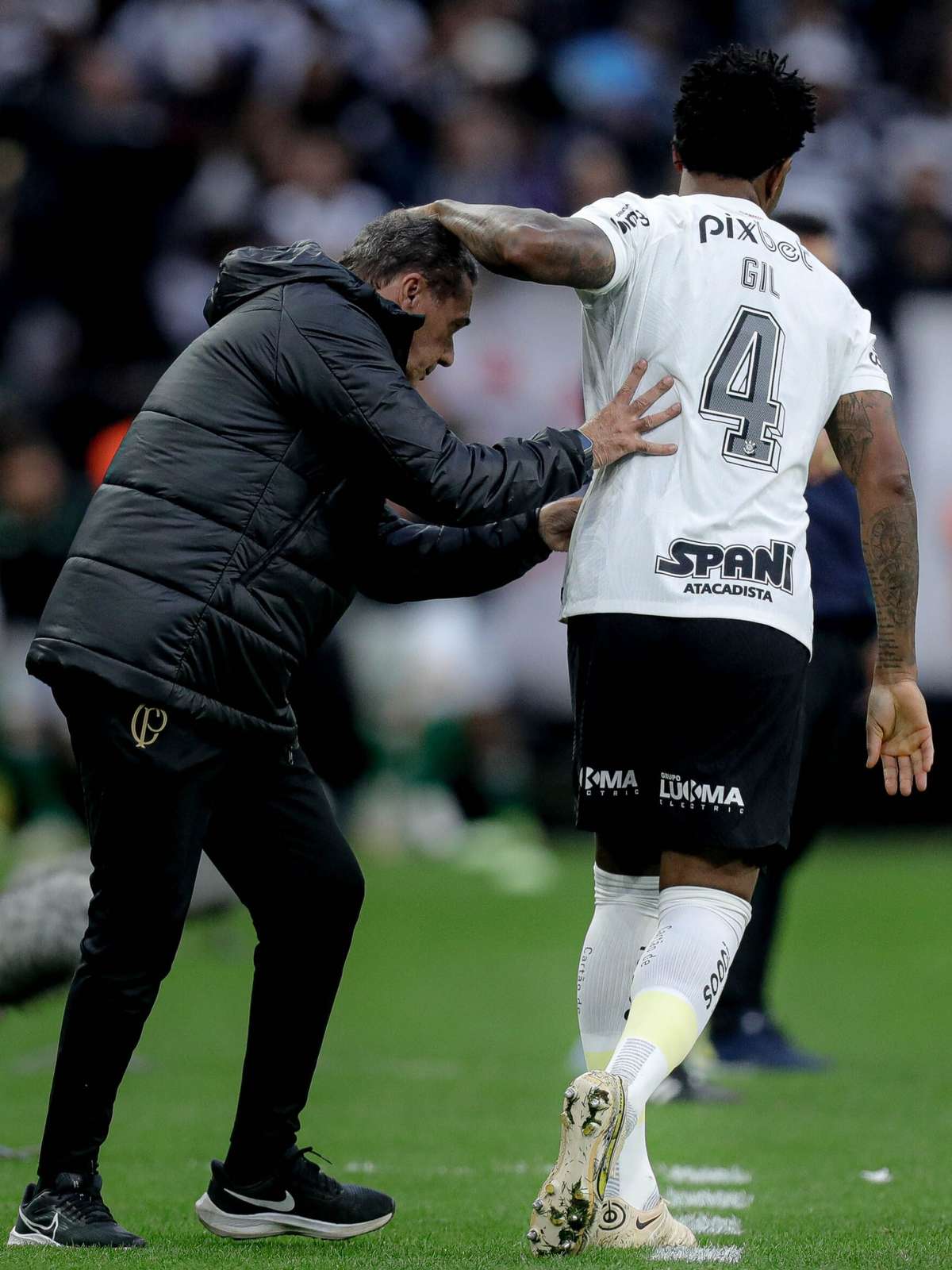 Gil se torna o terceiro jogador do Corinthians com mais jogos na Neo  Química Arena; clube parabeniza