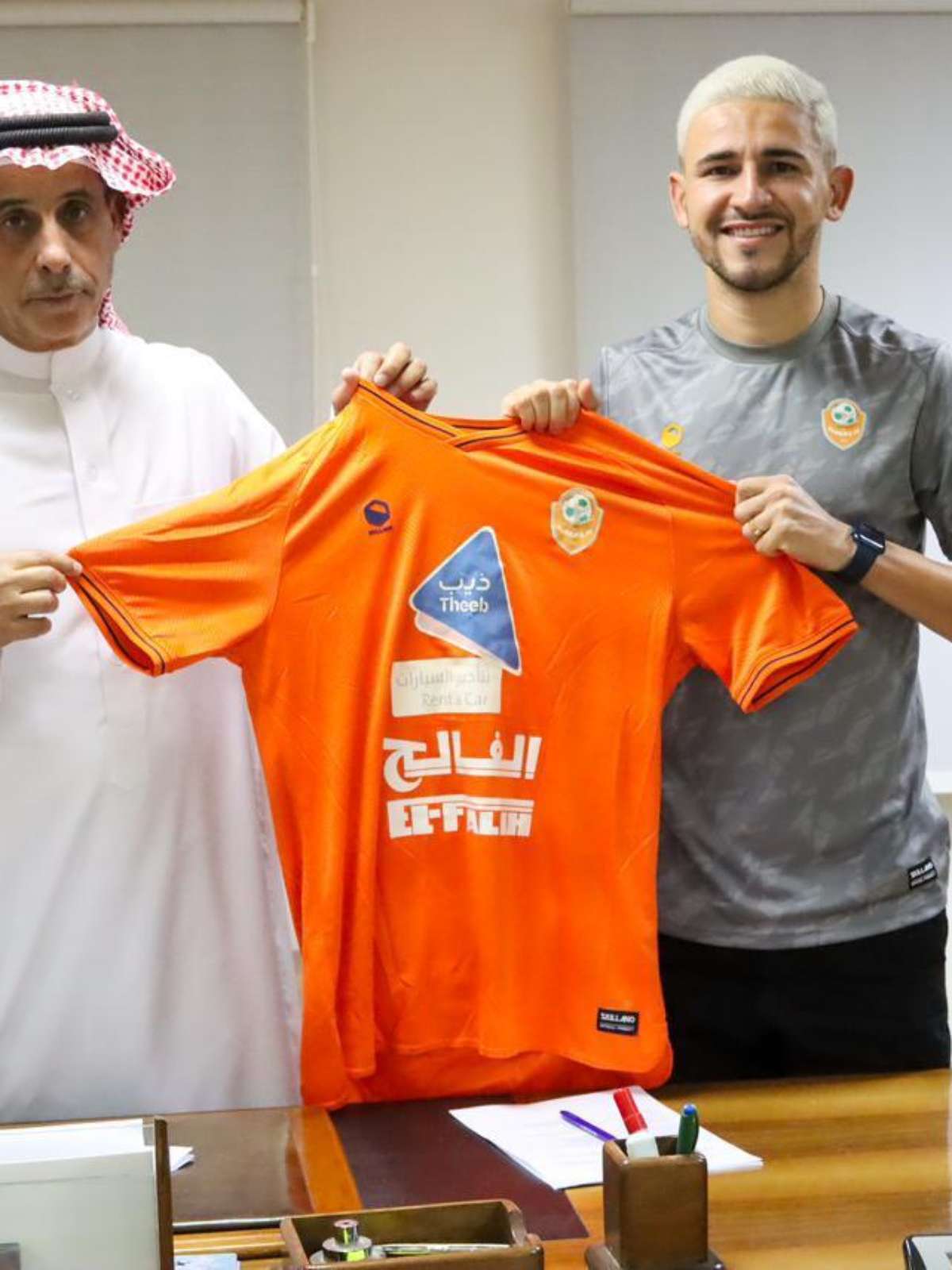 Atacante Jô é anunciado oficialmente por clube da segunda divisão da Arábia  Saudita - Super Rádio Tupi