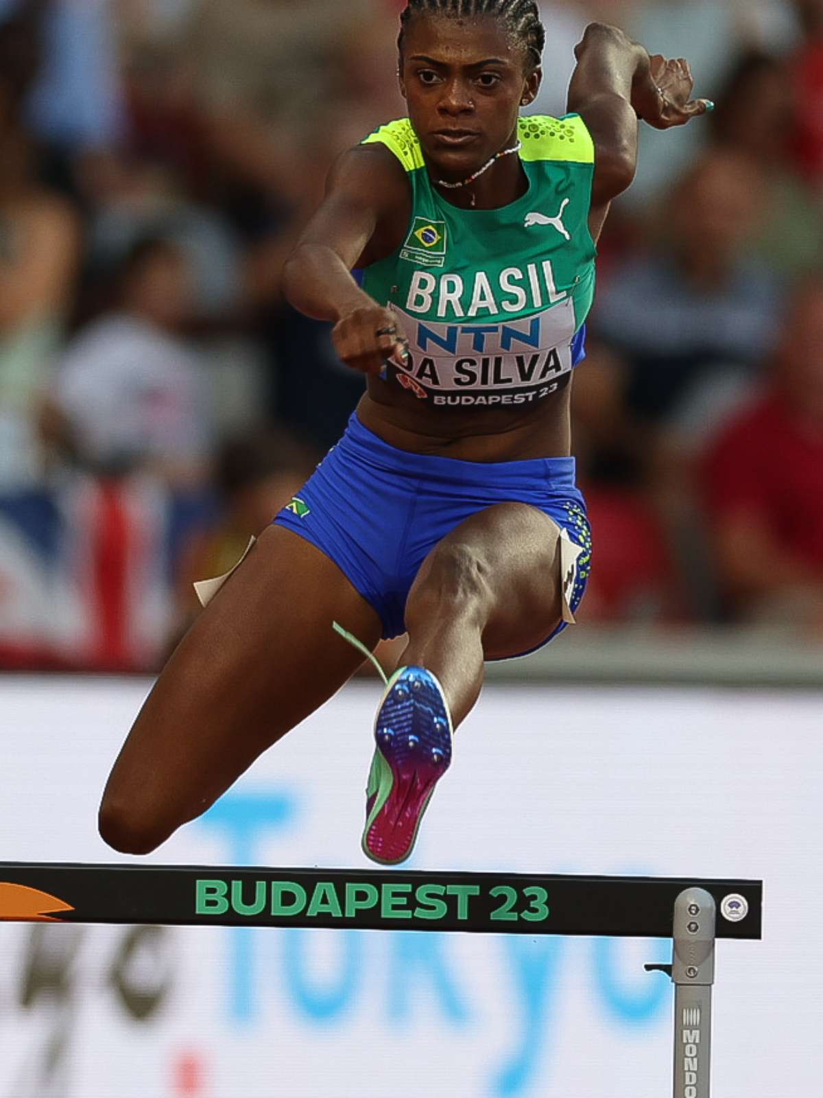 Alison dos Santos é campeão mundial dos 400 m com barreiras