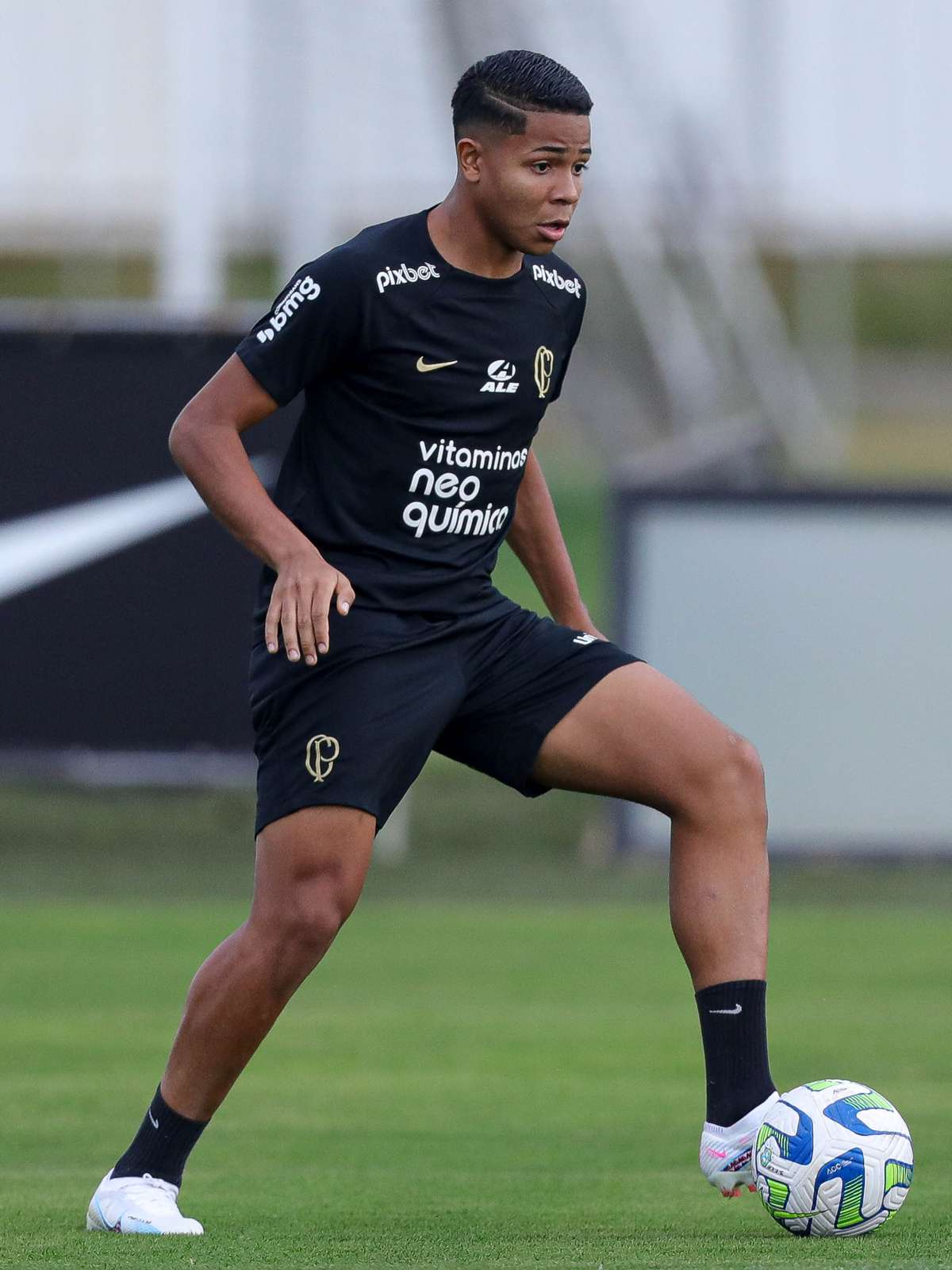 Corinthians estende contrato de Wesley