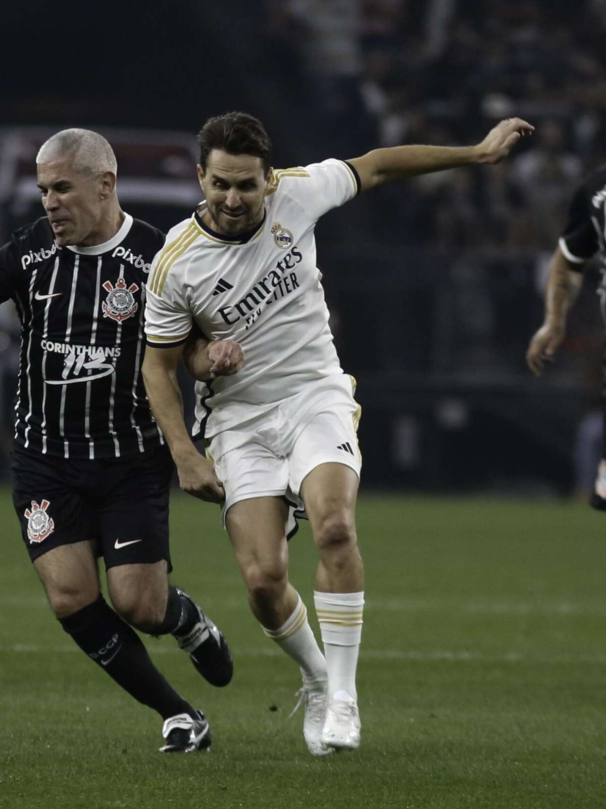 Vamp deu show no jogo comemorativo do corinthians contra o real