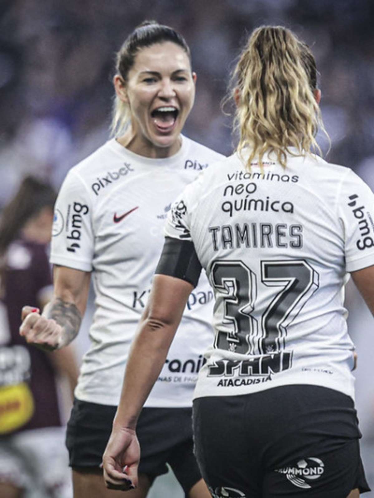Com recorde de público, Corinthians é tetracampeão do brasileiro feminino -  Diário do Litoral