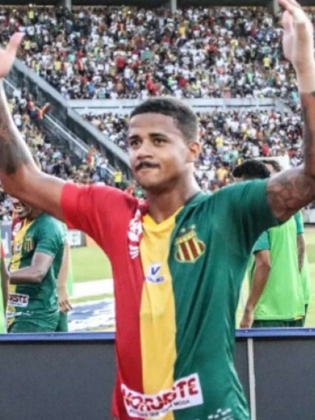 Gambiarra de brasileiro faz time ser banido da Champions asiática