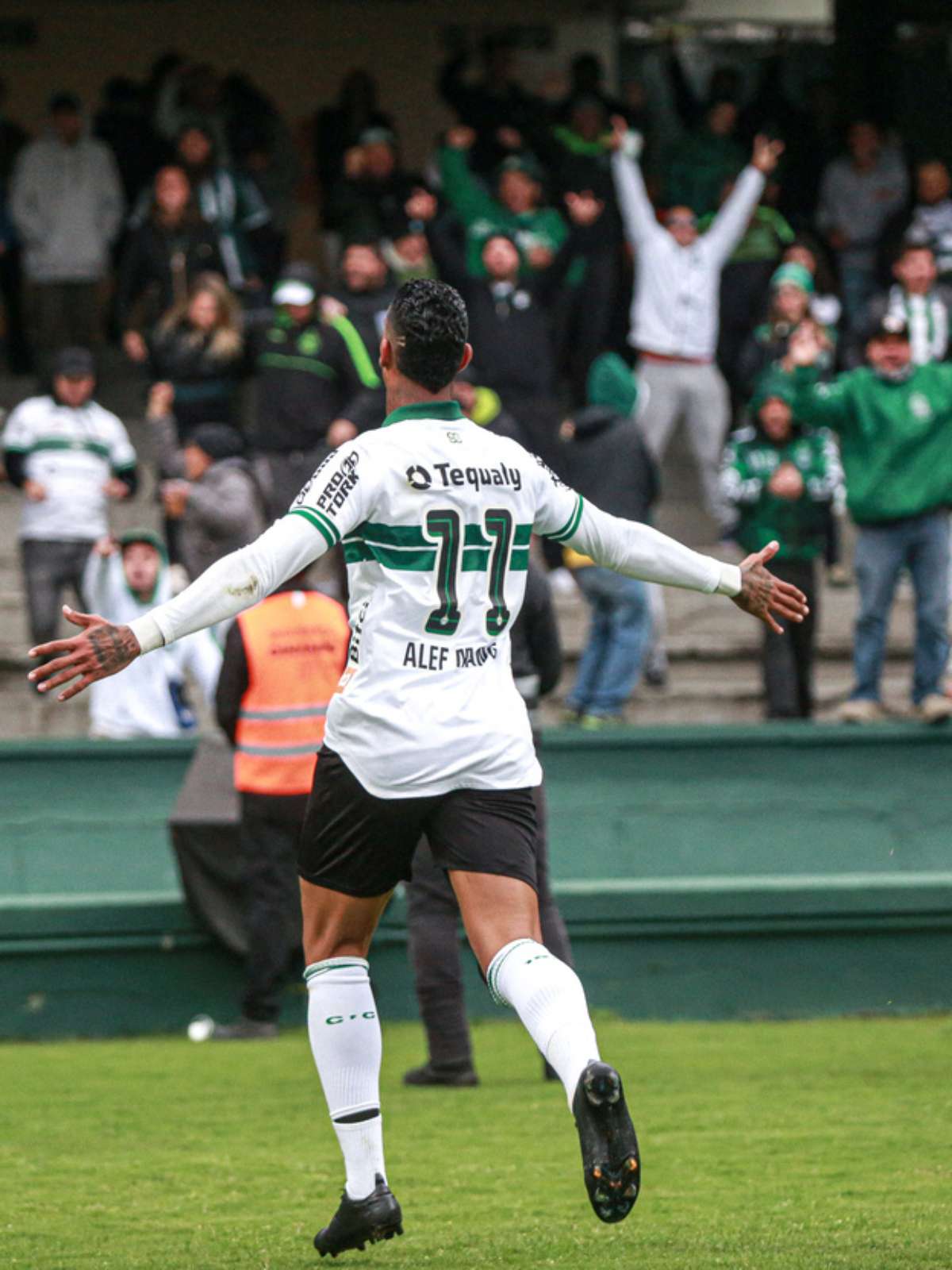 Se ainda tivesse o Alef Manga #coritiba #slimani #jesérodríguez #samar