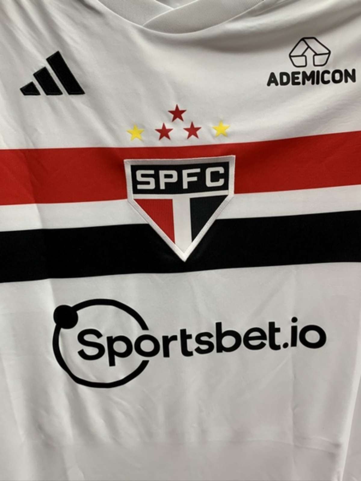 Sumiço' de patrocínio em camisa do São Paulo é explicado por revisão de  contrato