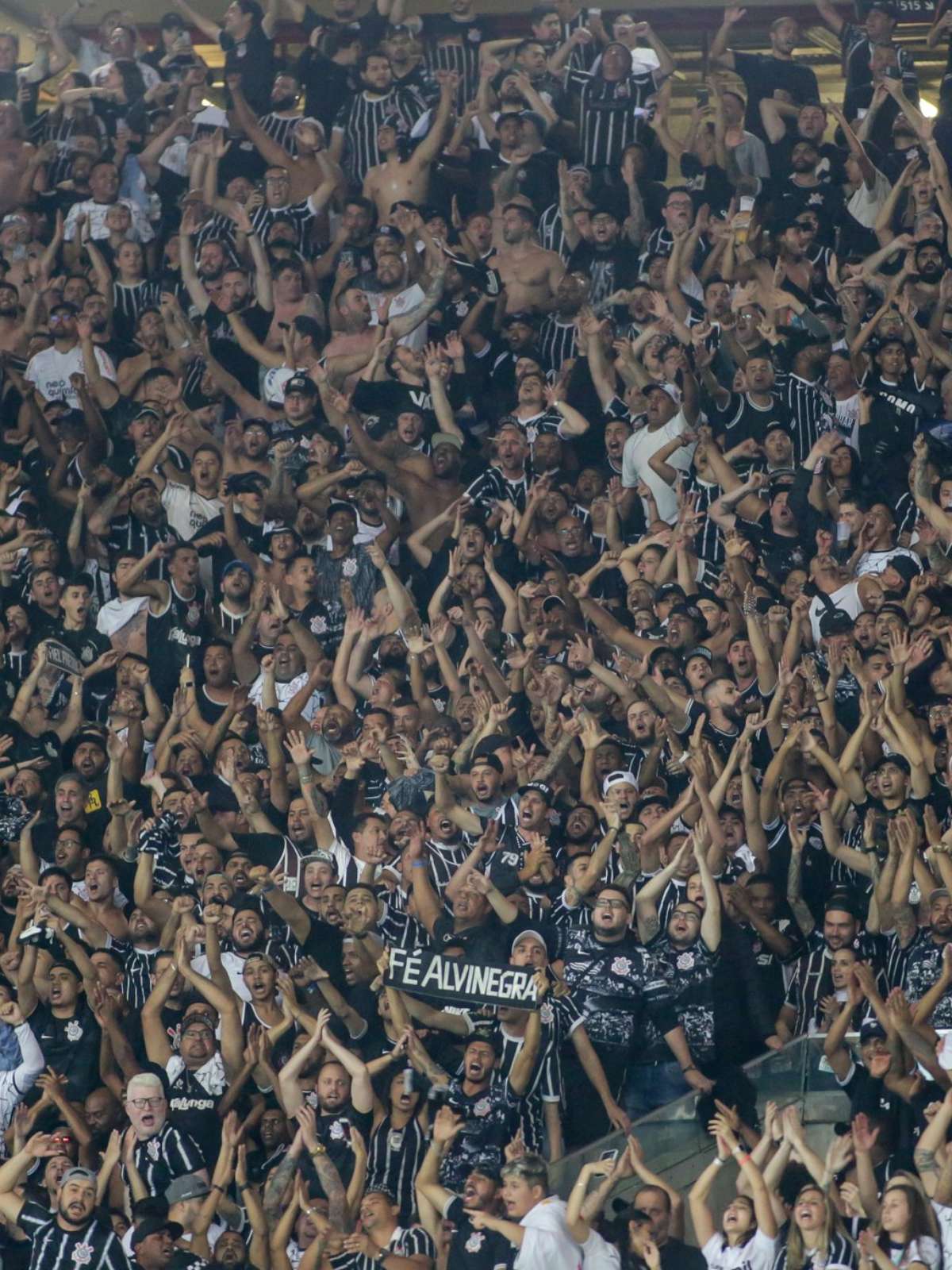 Corinthians inicia venda de ingressos para semi contra o São Paulo nessa  quarta; veja preços, corinthians