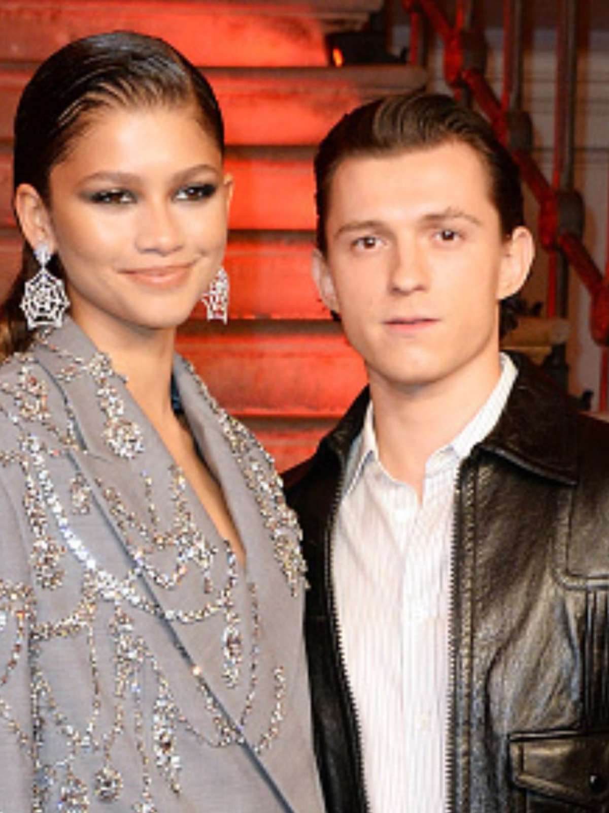 Mãe de Zendaya faz publicação e fãs especulam que é sobre os rumores de  noivado da filha com Tom Holland