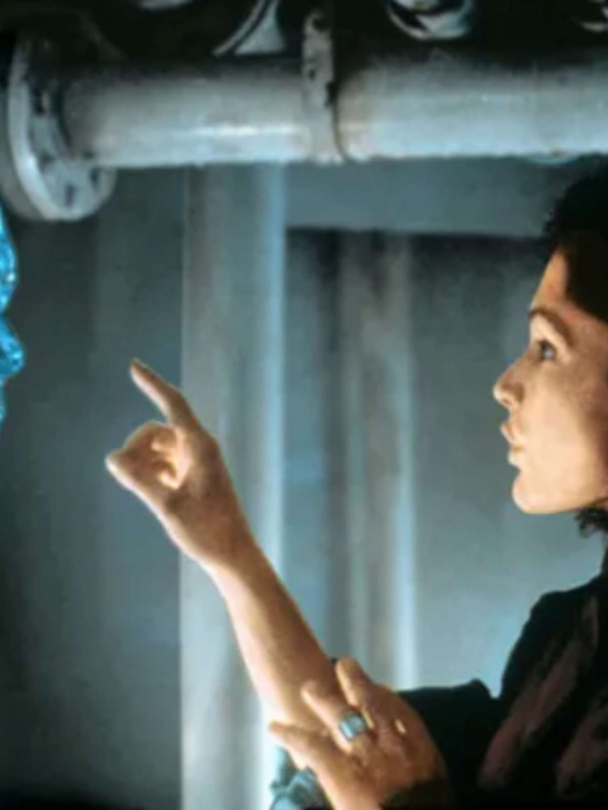 Diretor de Titanic e Avatar volta após explorar o segredo do abismo –  Matéria Incógnita