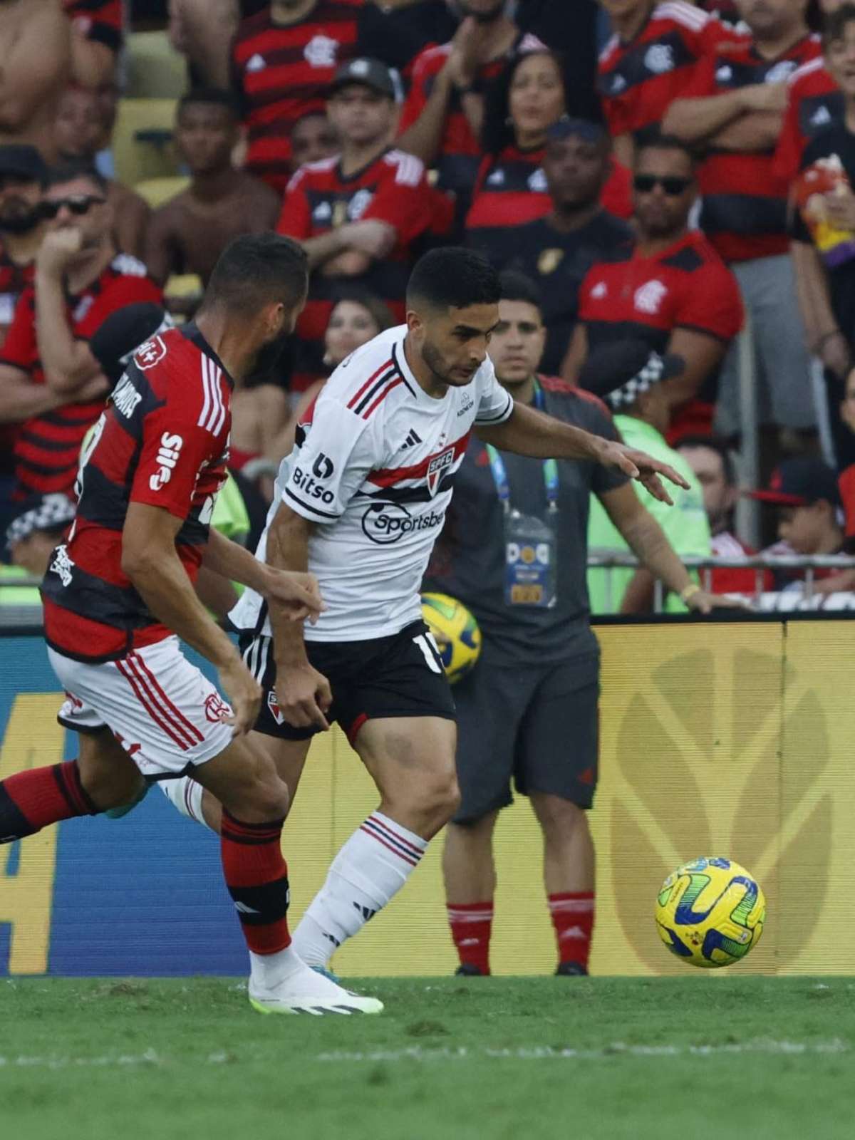 Clube de Regatas do Flamengo - HOJE TEM MENGÃO NA COPA DO BRASIL!!! Às  21h30, o Mais Querido recebe o São Paulo, no Maracanã, no jogo de ida das  quartas de final.